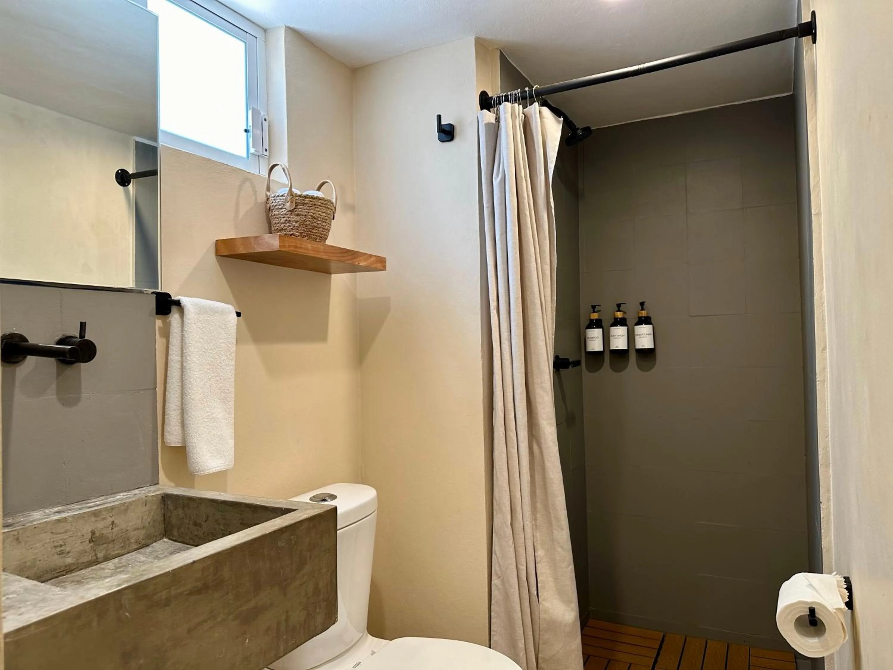 Bathroom in Pachamaya Holistic Wellness & Spa