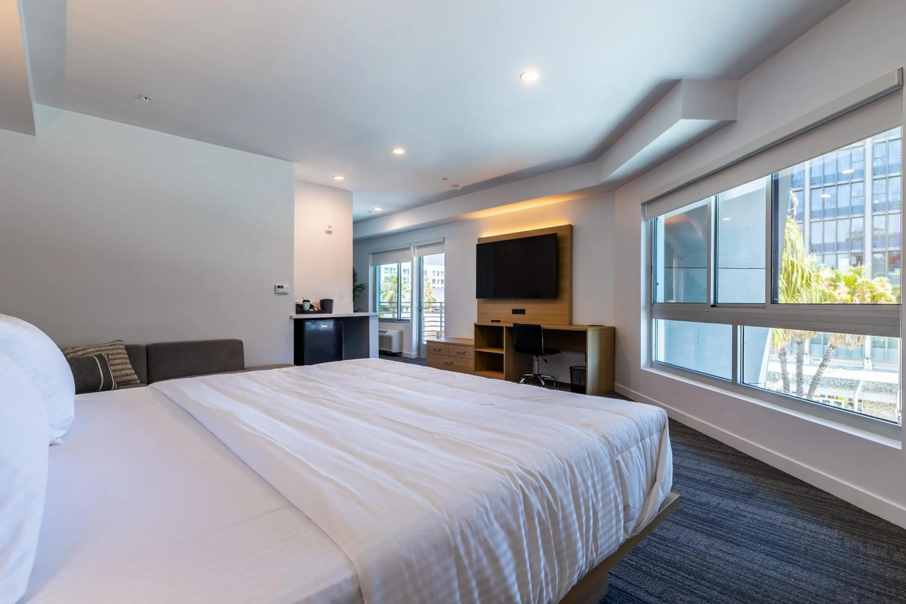 Bed in Hotel Mai Downtown Long Beach