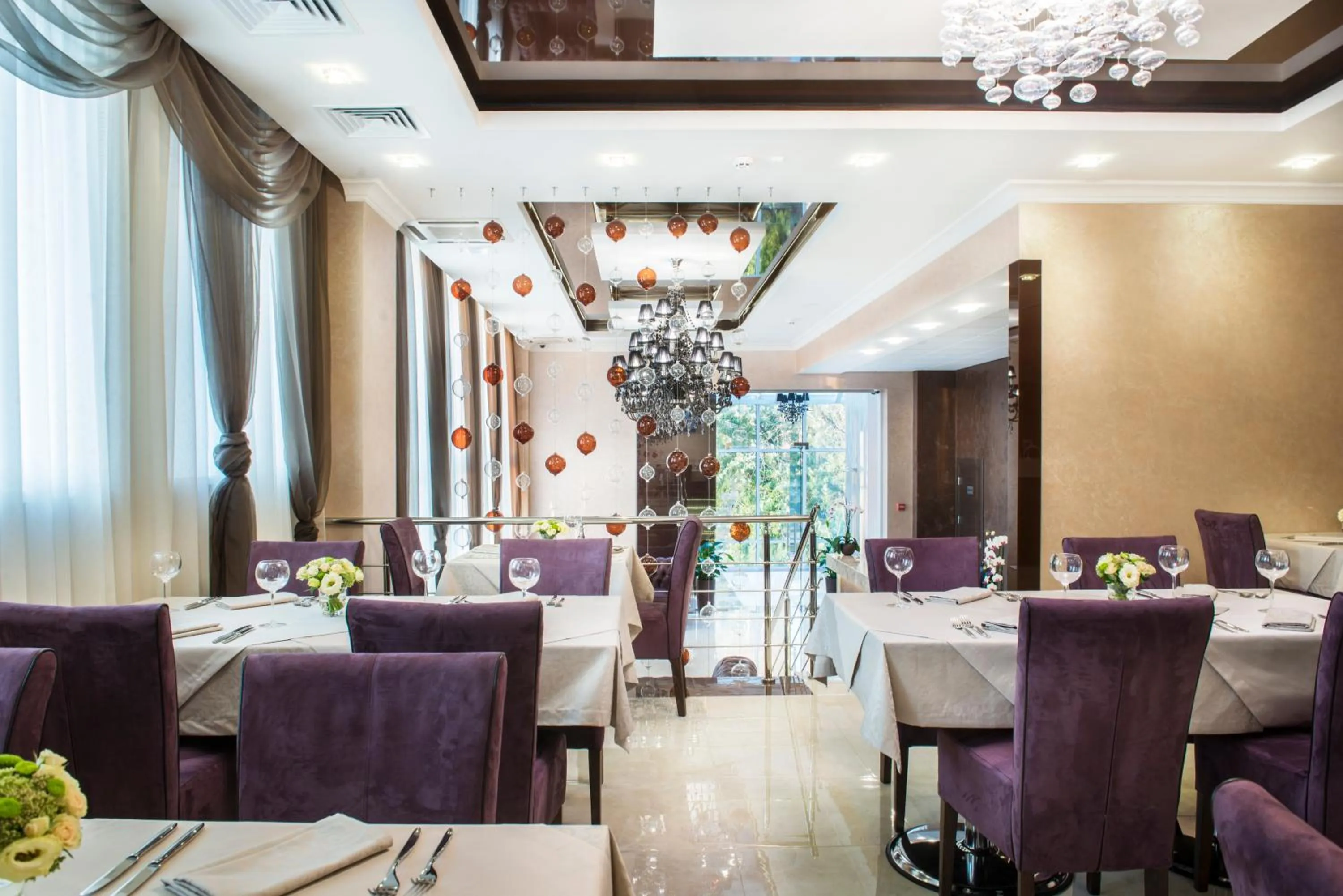 Restaurant/places to eat in BonApart Hotel by UHM