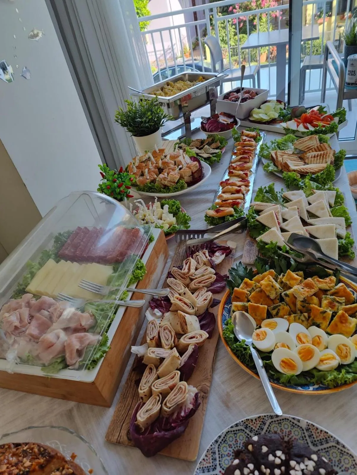 Food and drinks in Hotel Kim