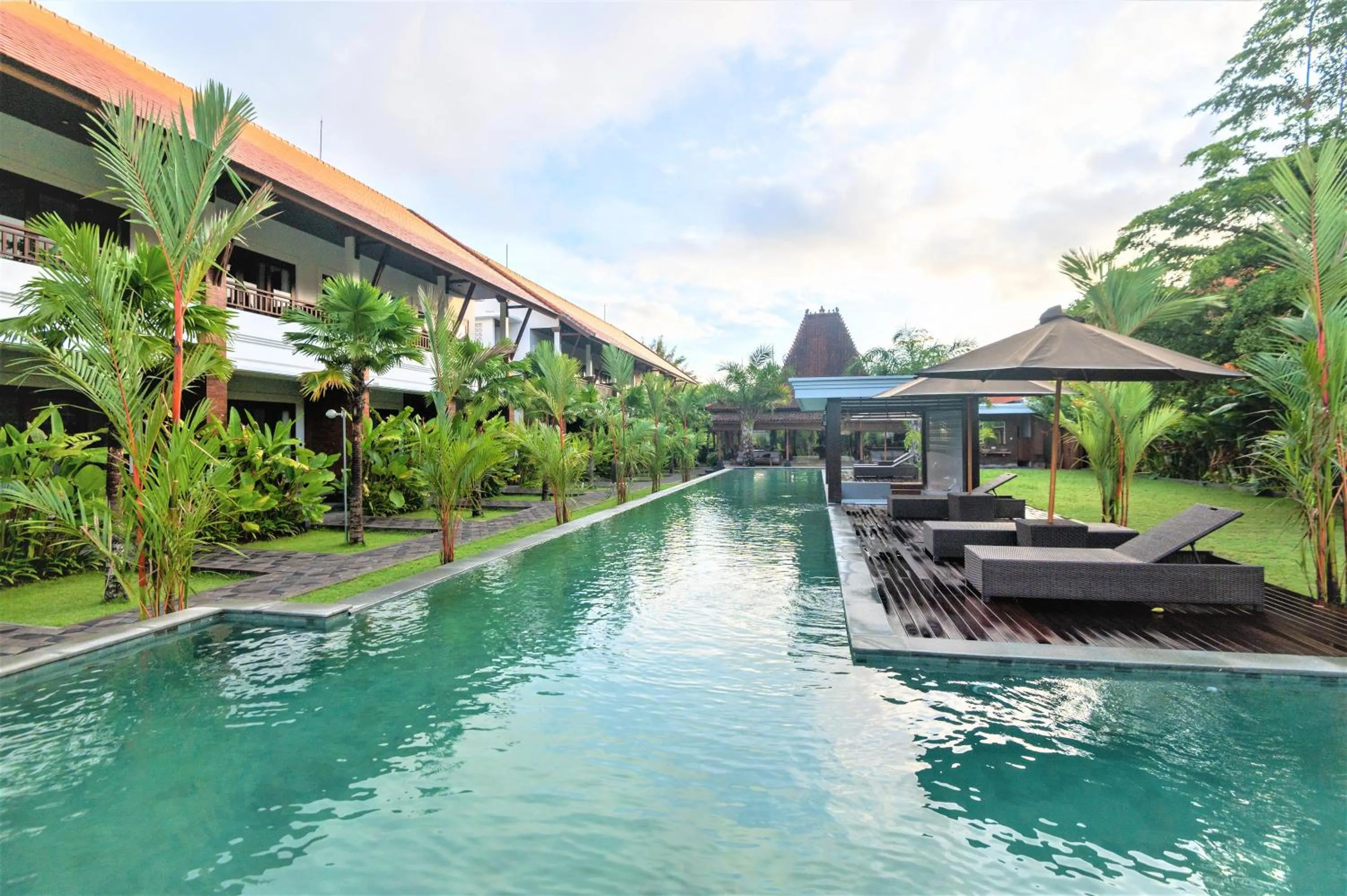 Swimming pool in Griya Shanti Suites