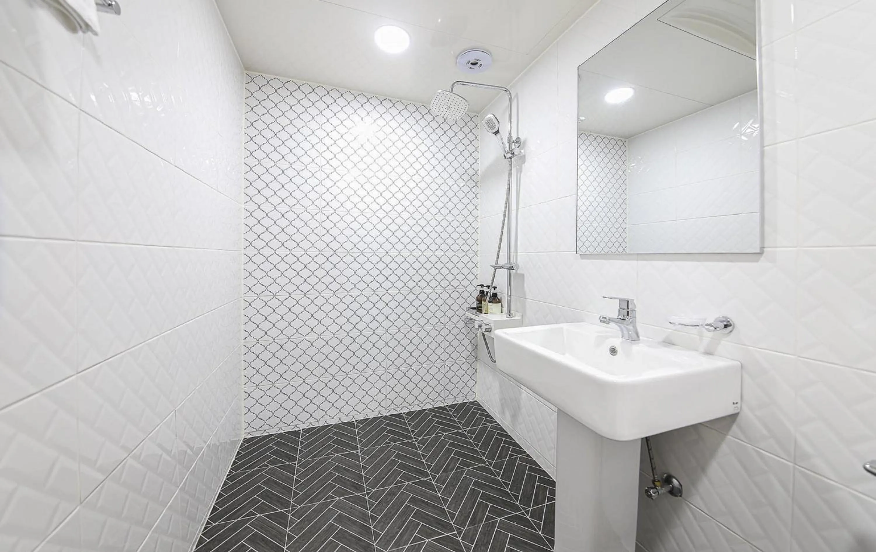 Bathroom in Heimish Hotel