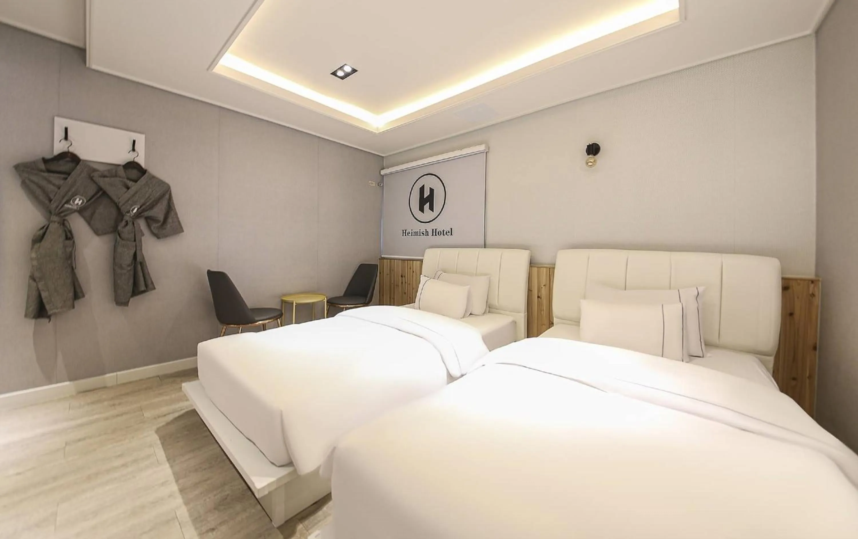 Photo of the whole room, Bed in Heimish Hotel