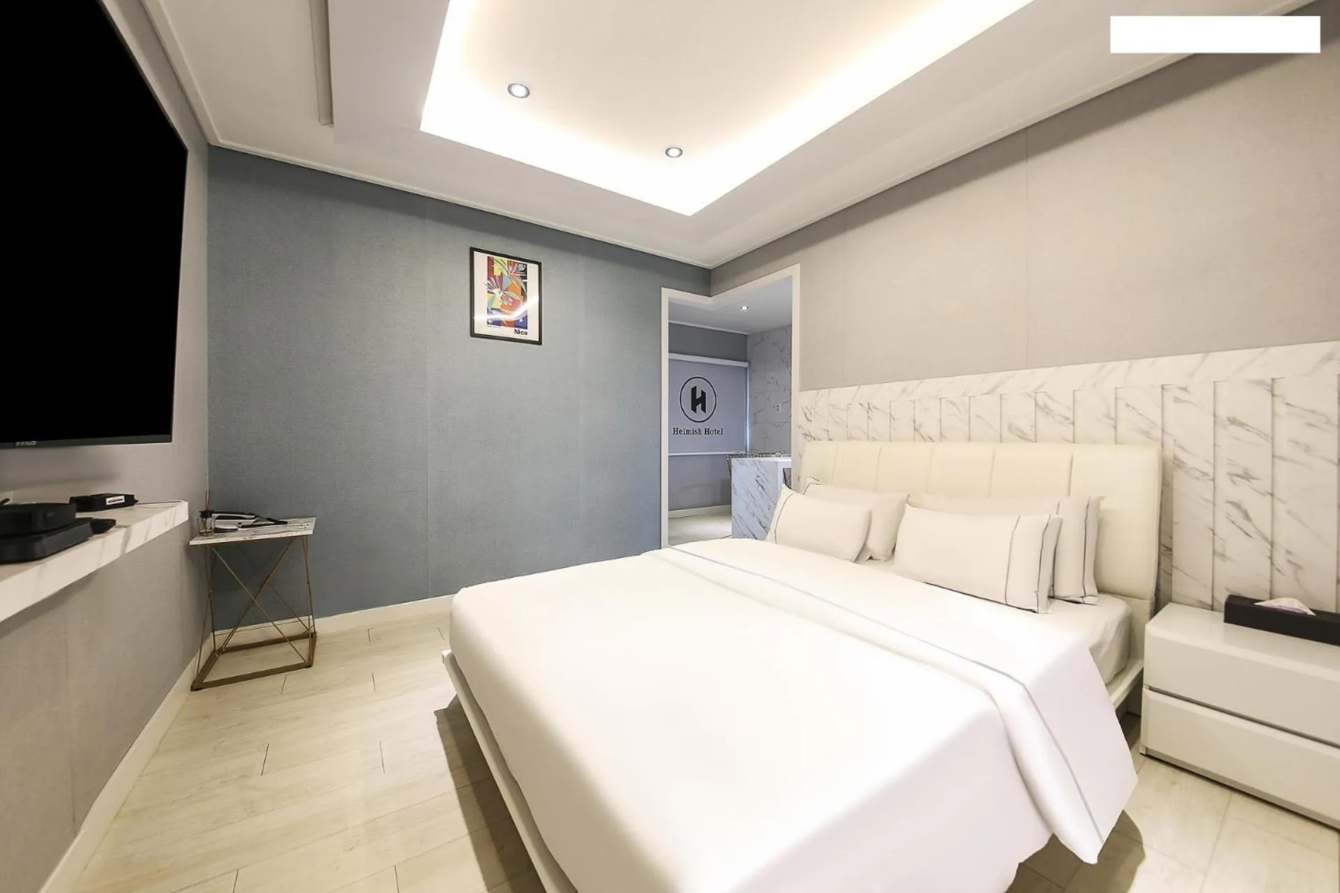 Photo of the whole room, Bed in Heimish Hotel