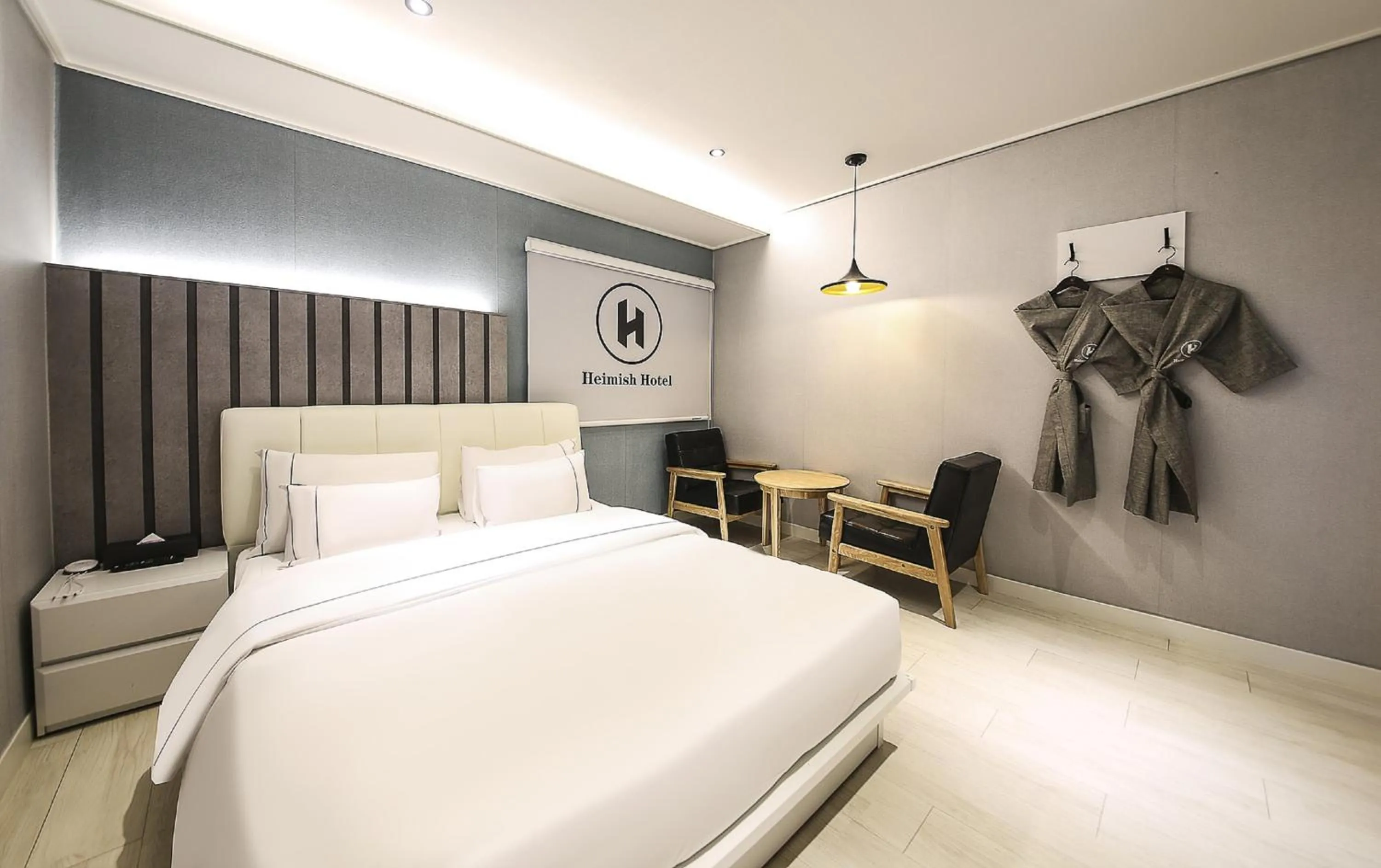 Photo of the whole room, Bed in Heimish Hotel