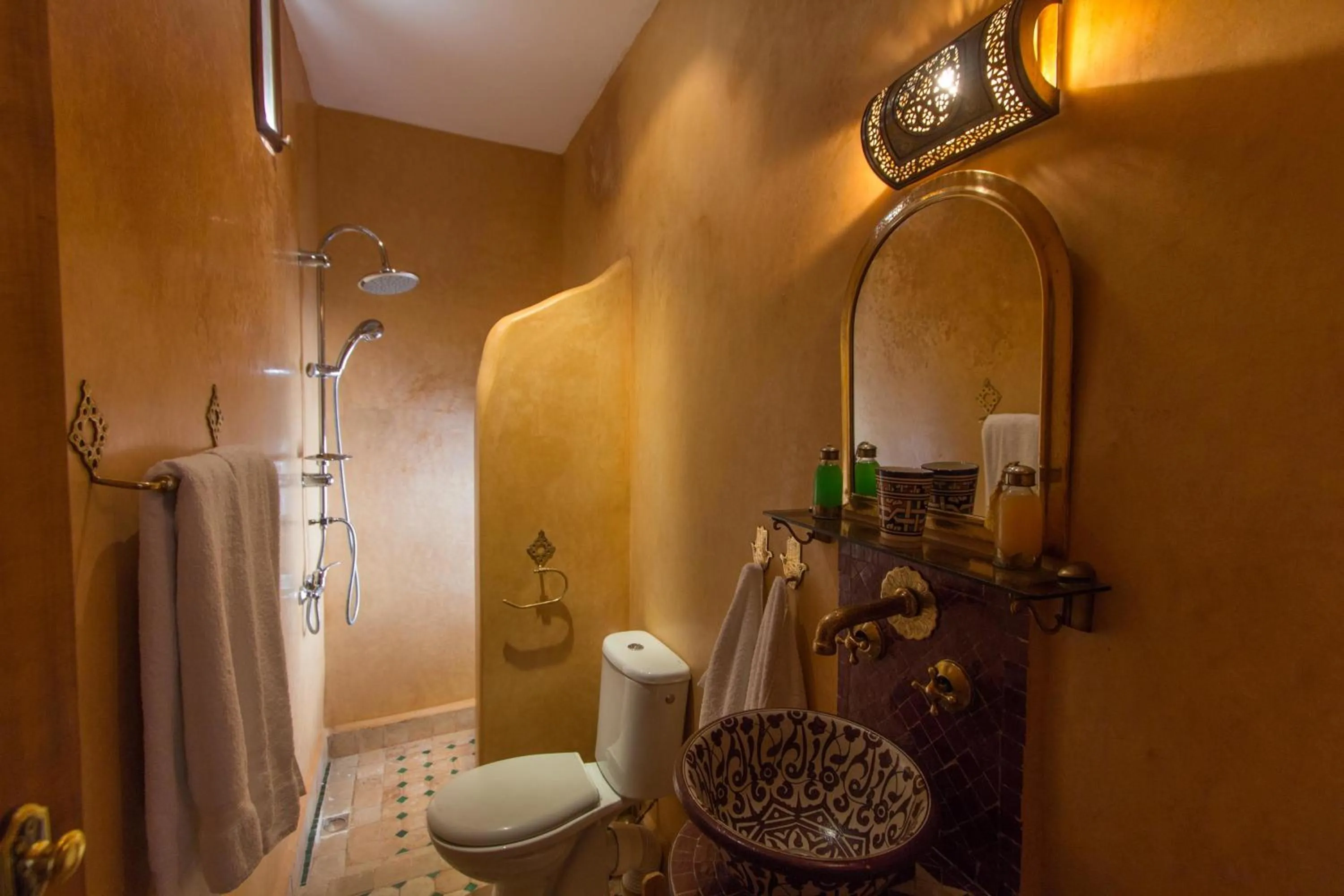 Bathroom in Riad Sanaa Rose