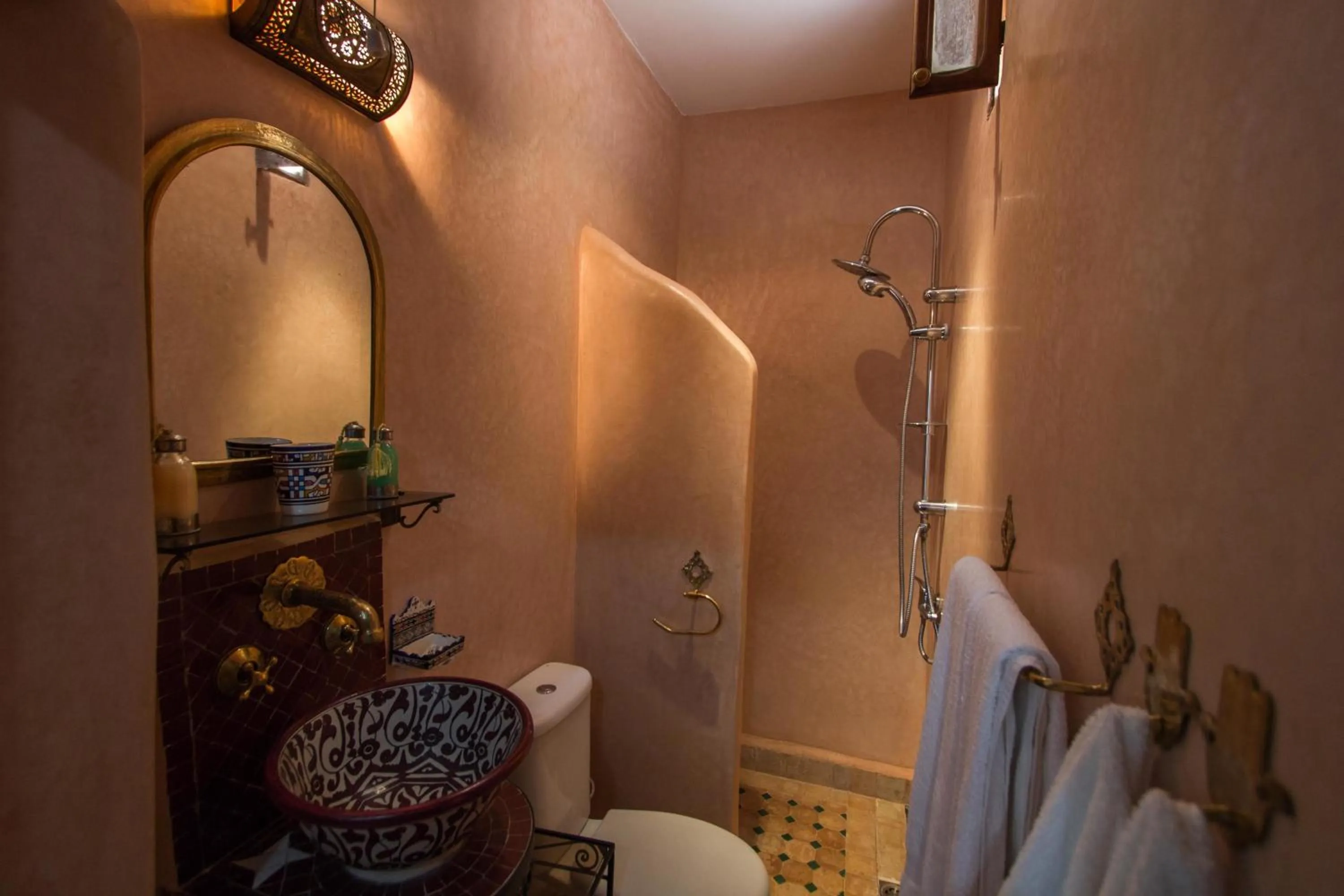 Bathroom in Riad Sanaa Rose