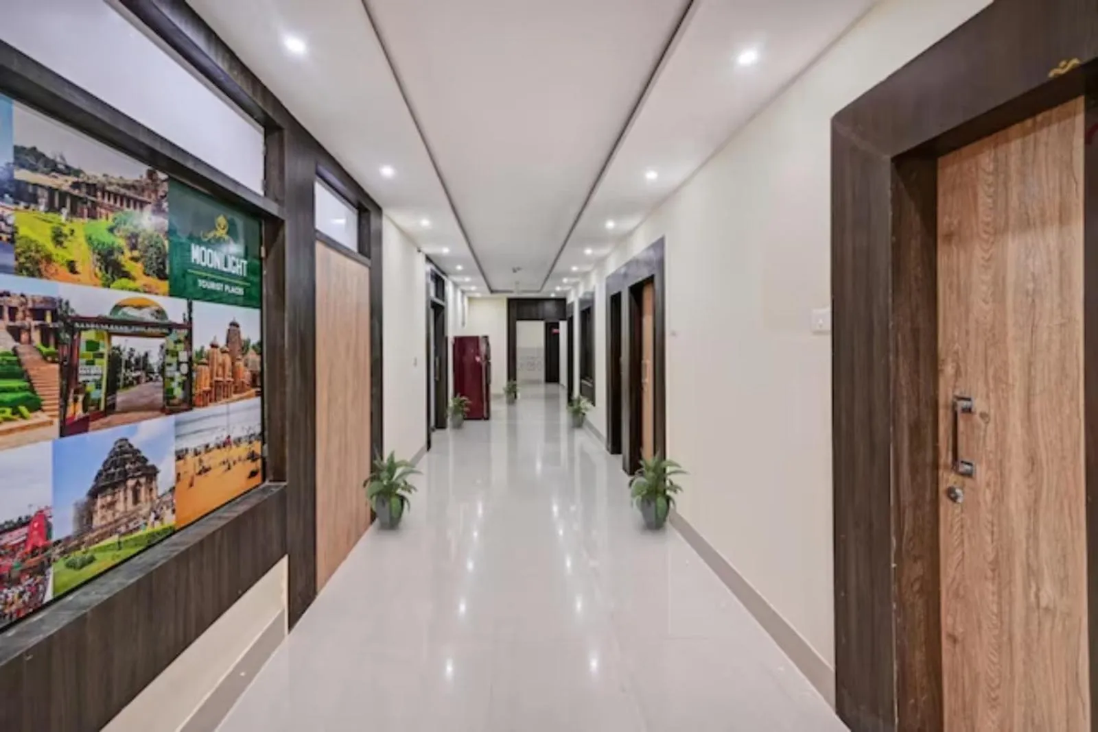 Lobby or reception in Goroomgo Hotel Moon Light Guest House Bhubaneswar - Perfect Room with Spacious Room