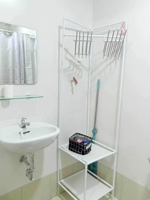 Bathroom in Chelsea Suite's Esthetic Staycation at Trees Residence QC