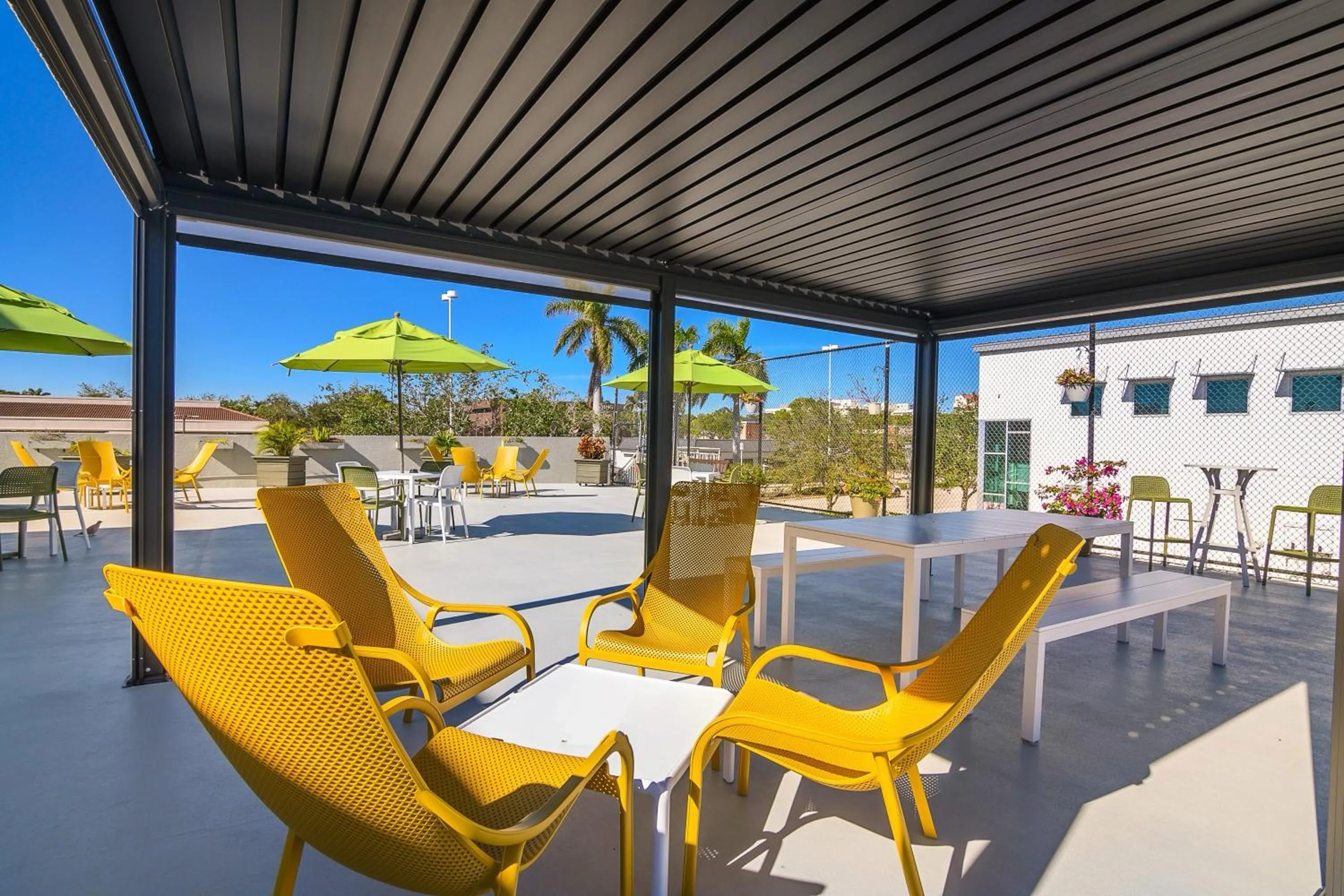 Naples Park Central Hotel