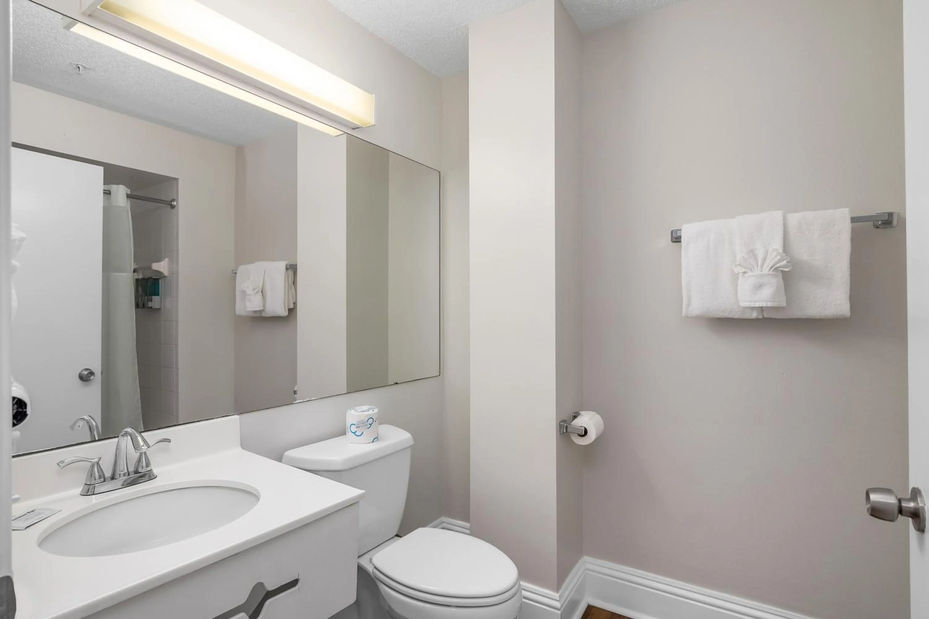 Naples Park Central Hotel