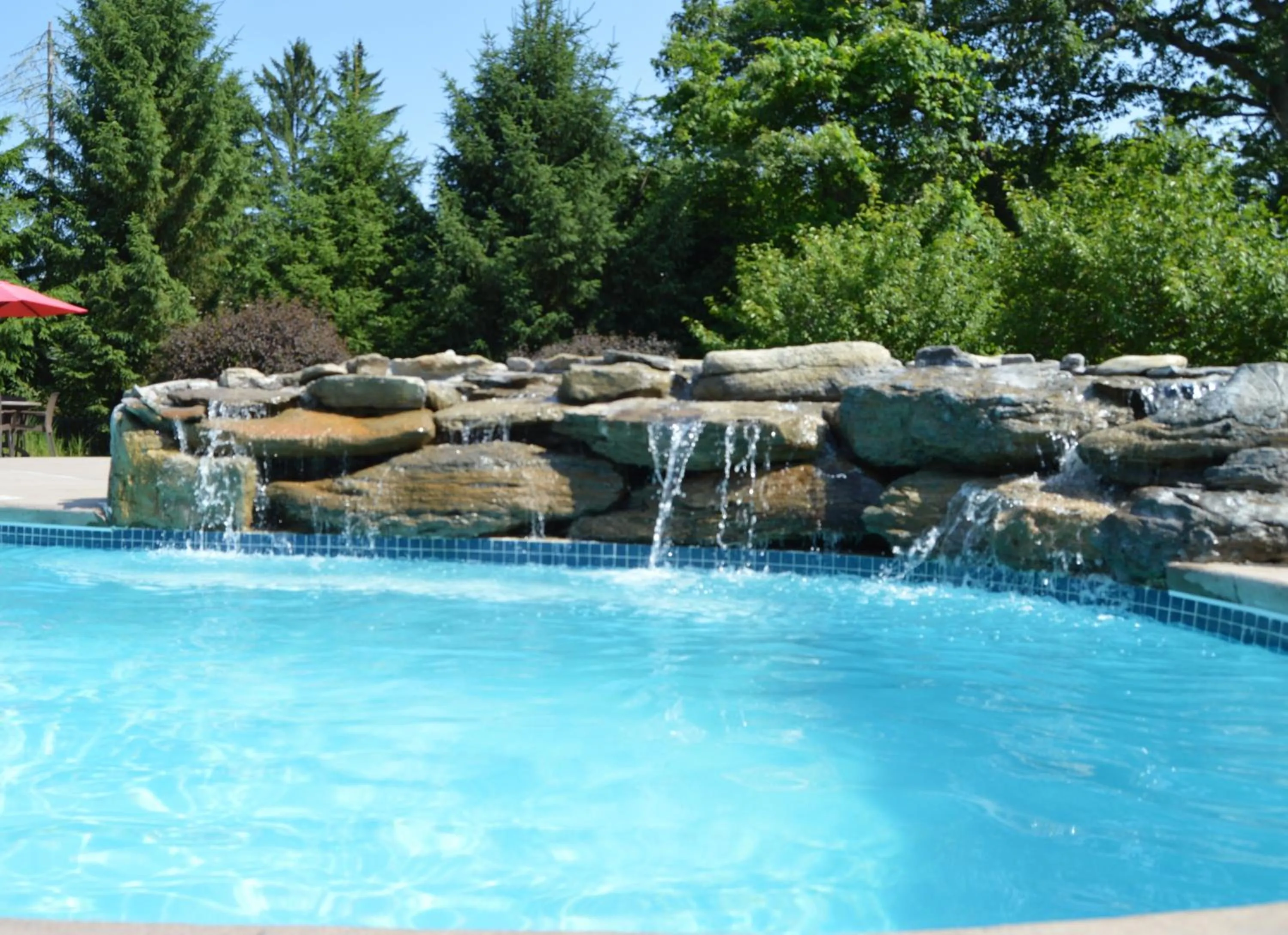 Swimming pool in Woodfield Manor - A Sundance Vacations Property