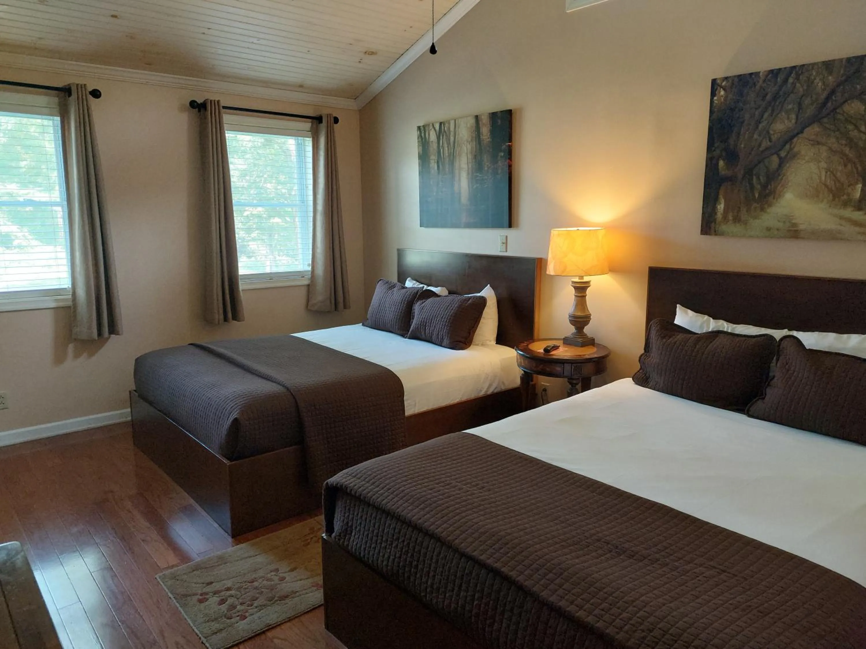 Bedroom, Bed in Woodfield Manor - A Sundance Vacations Property