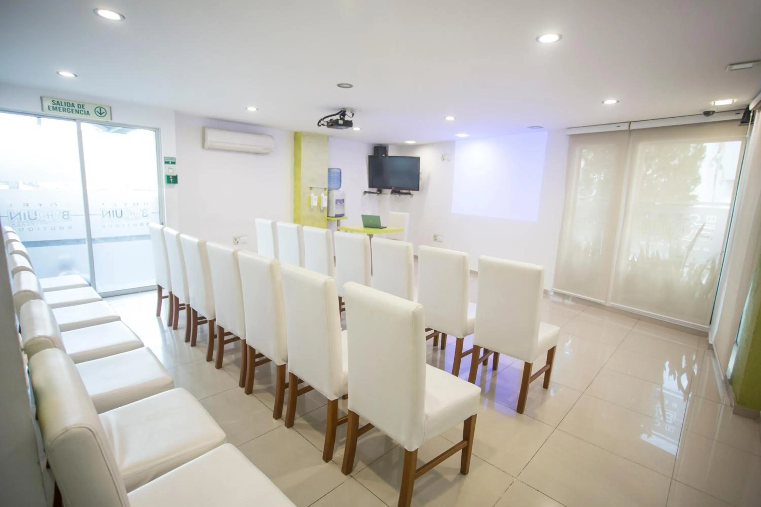 Lounge or bar in Hotel B`Quin Plaza Cúcuta