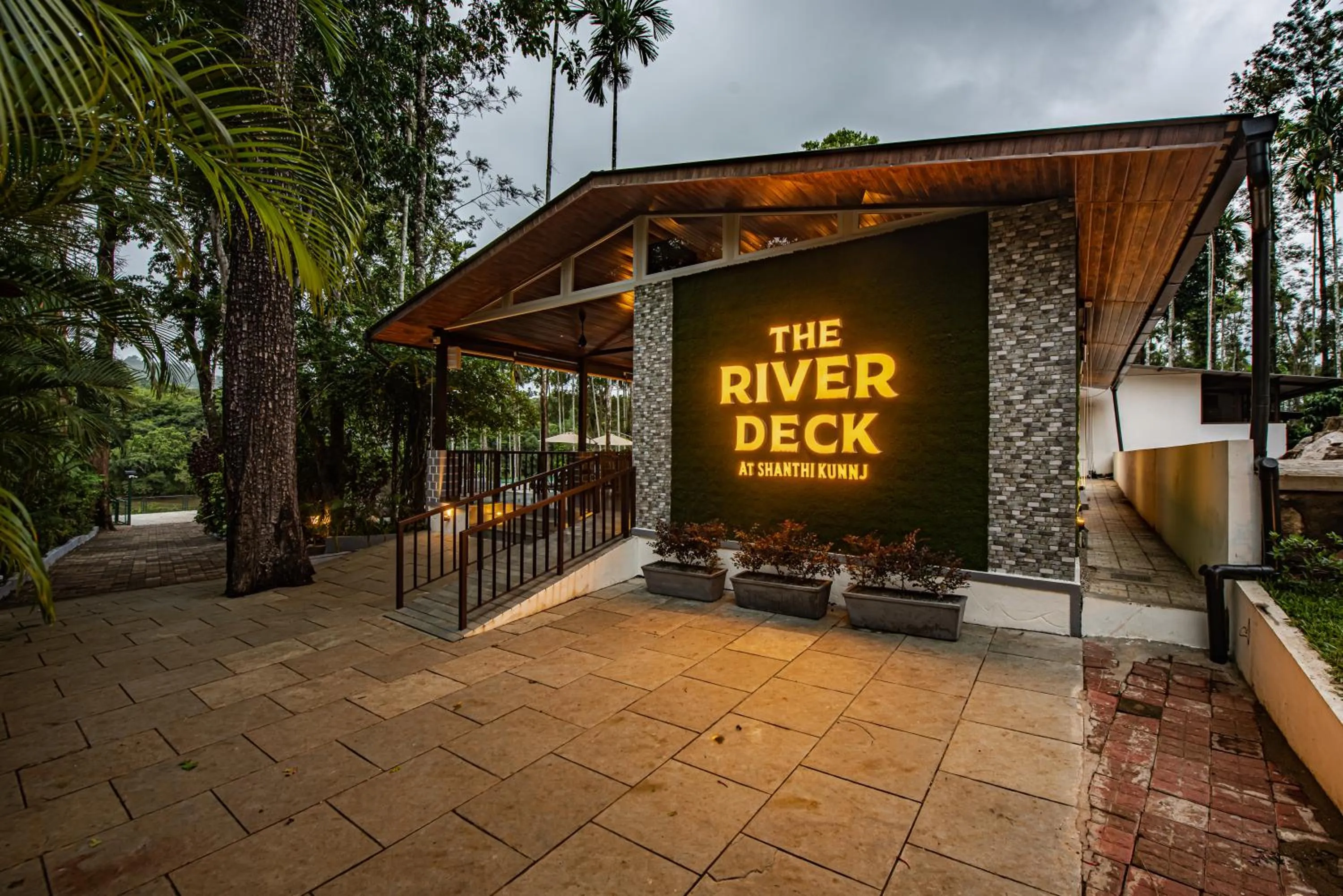 Restaurant/places to eat in Shanthi Kunnj Riverside Exotica Chikmagalur