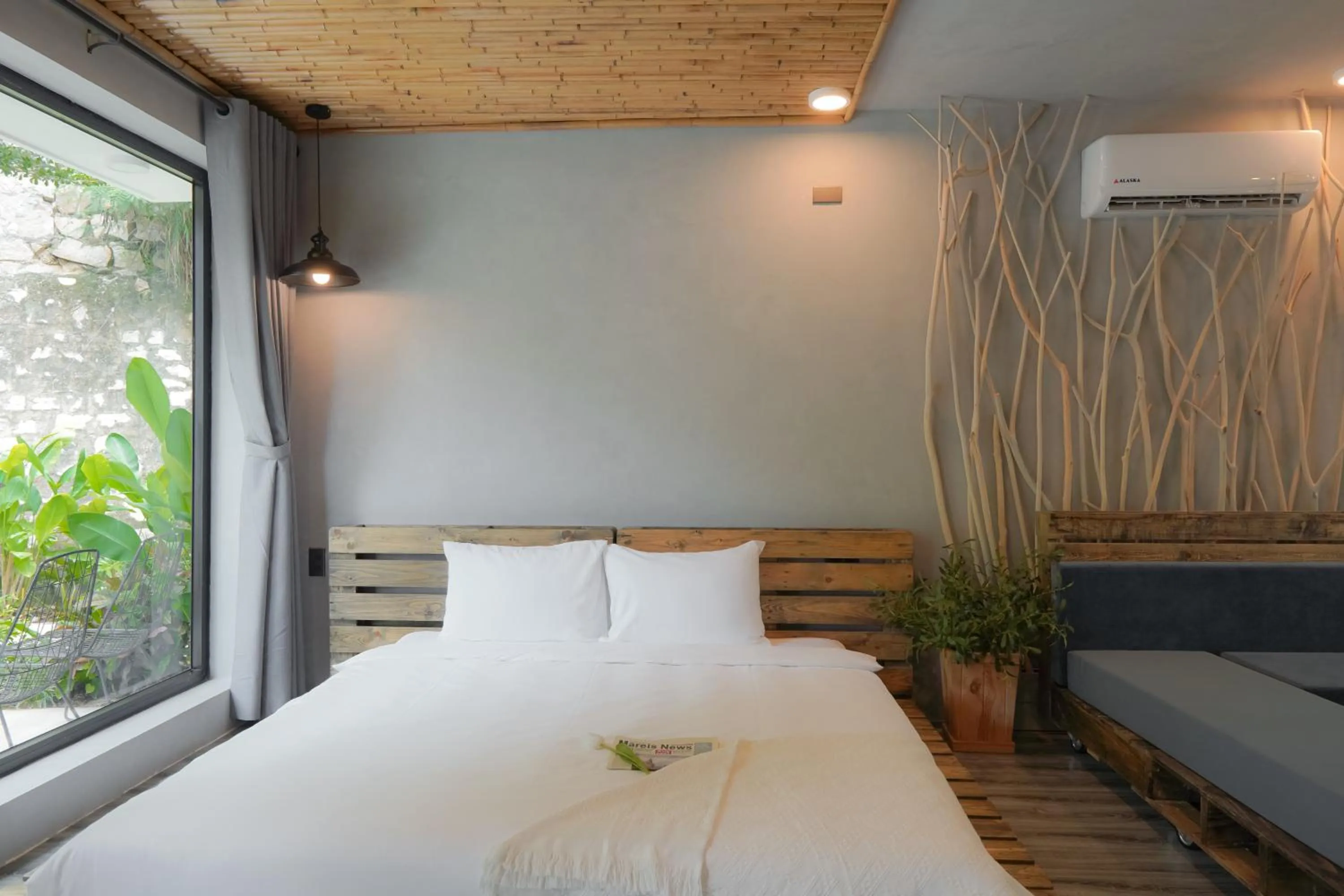 Bed in Babylon Mini Resort