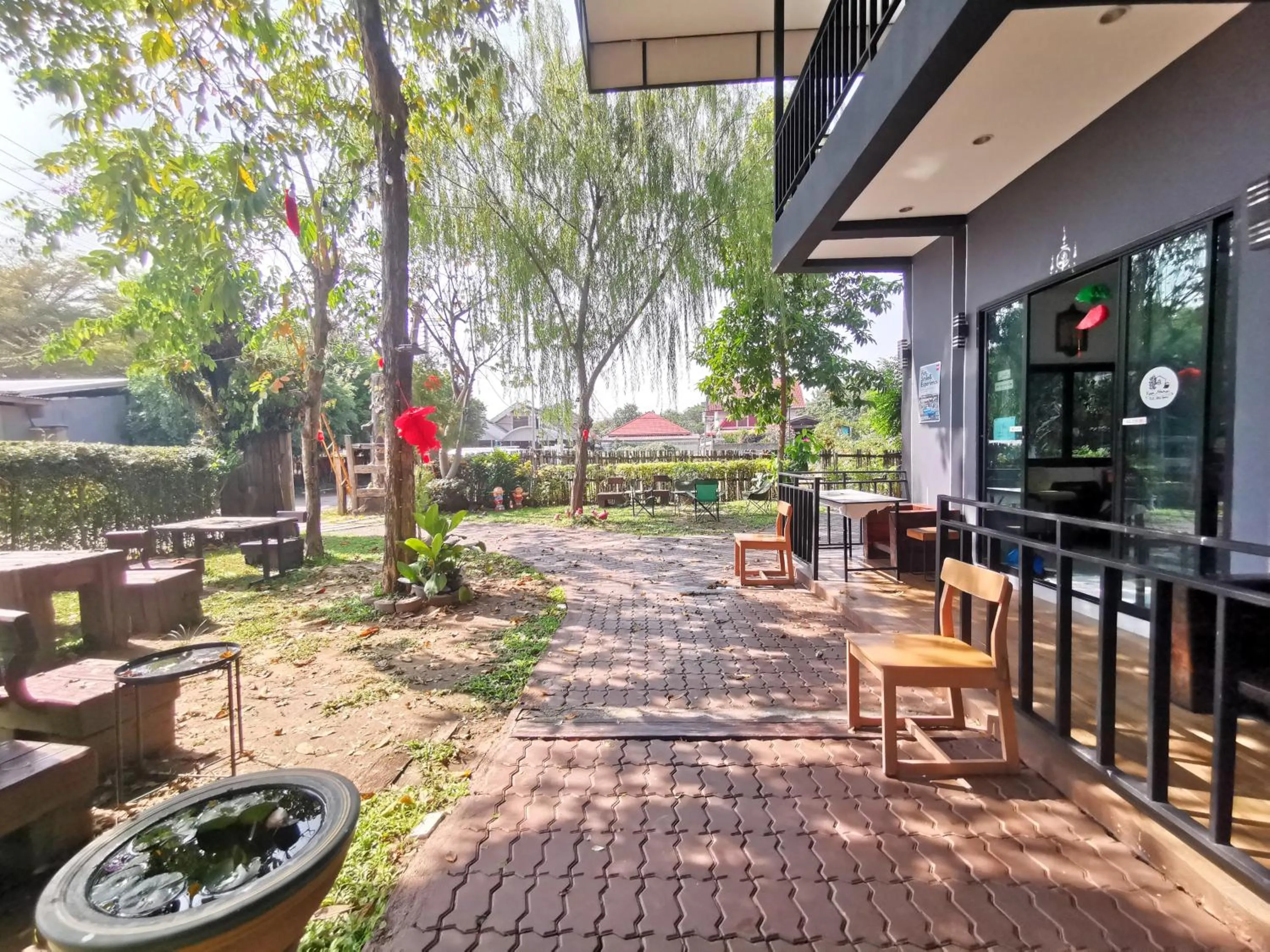 Garden in Kan Home Hotel