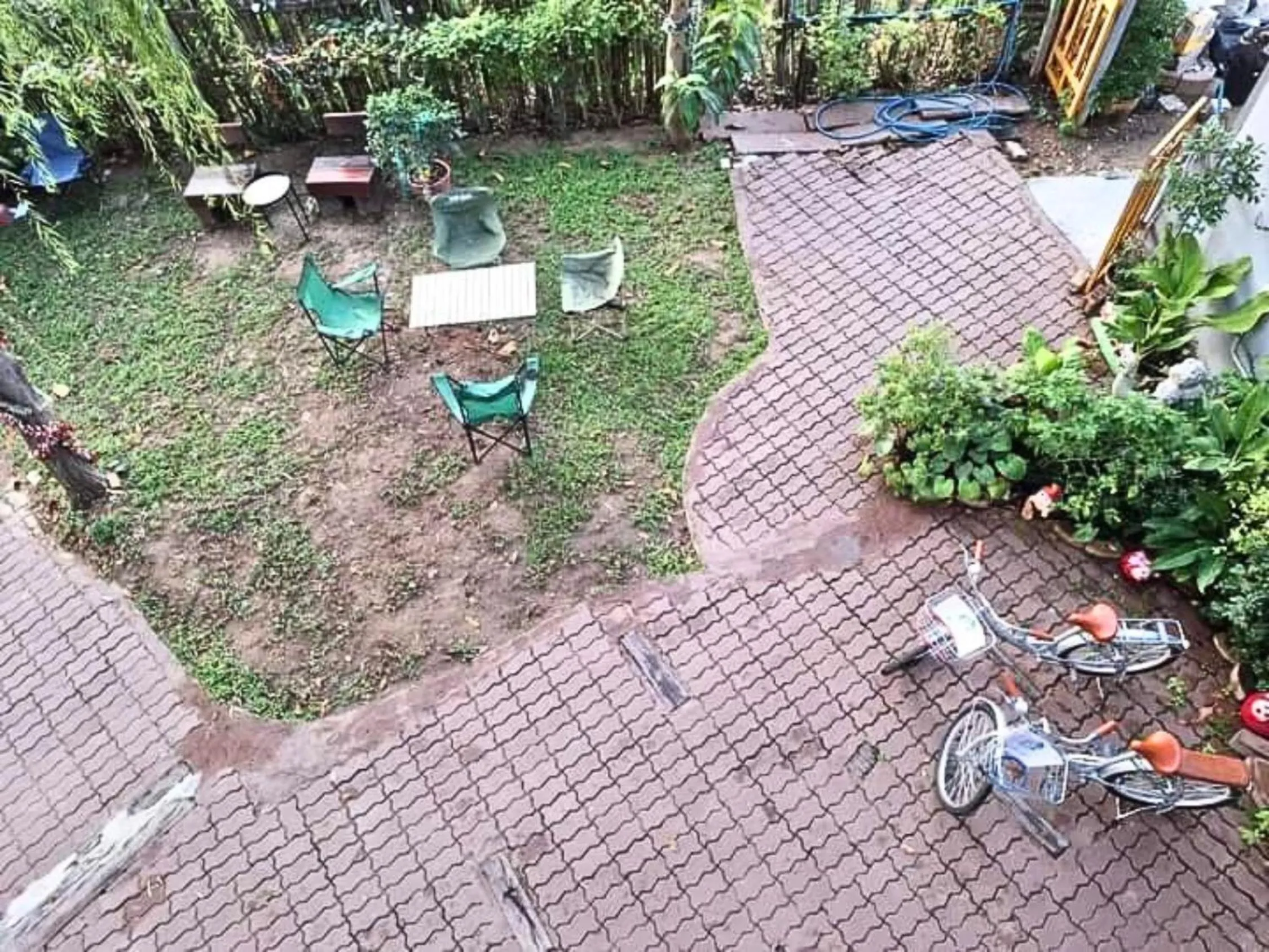 Garden in Kan Home Hotel