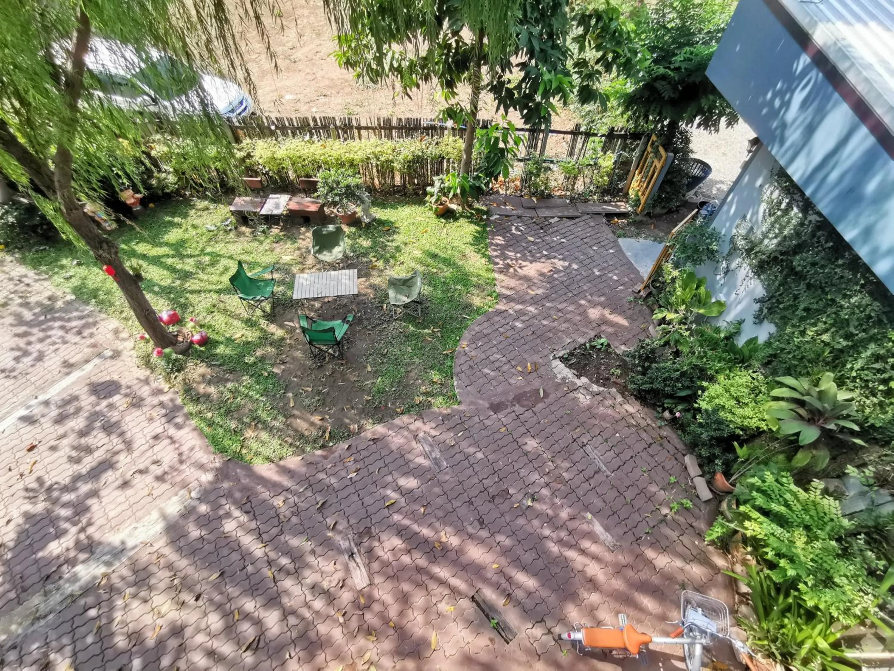 Garden in Kan Home Hotel