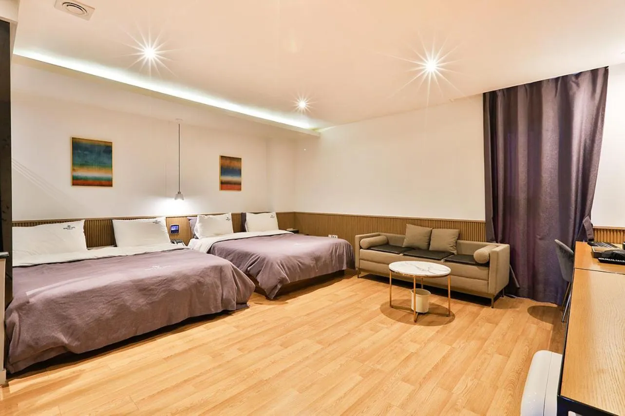 Bed in Brown Dot Hotel Jeonggwan