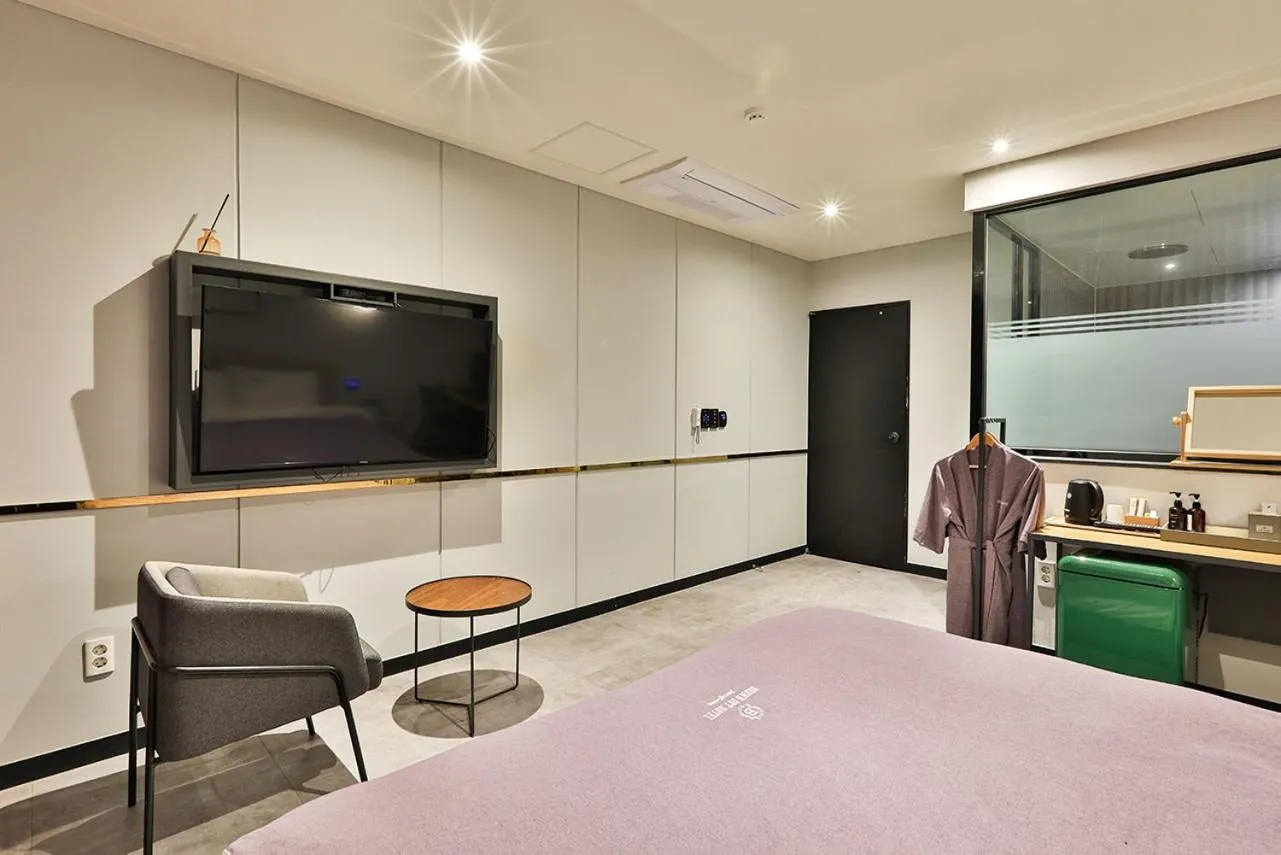 Bed in Brown Dot Hotel Jeonggwan