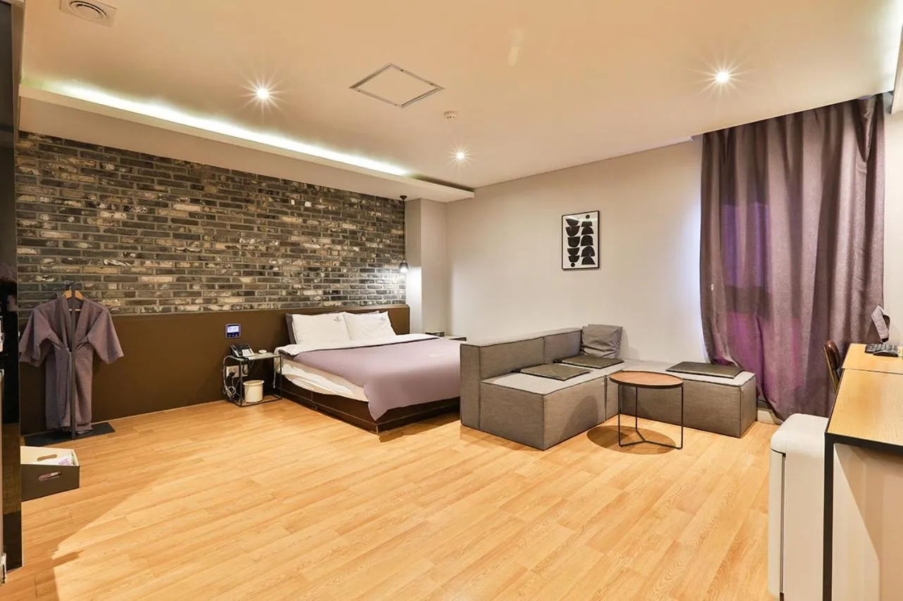 Bed in Brown Dot Hotel Jeonggwan