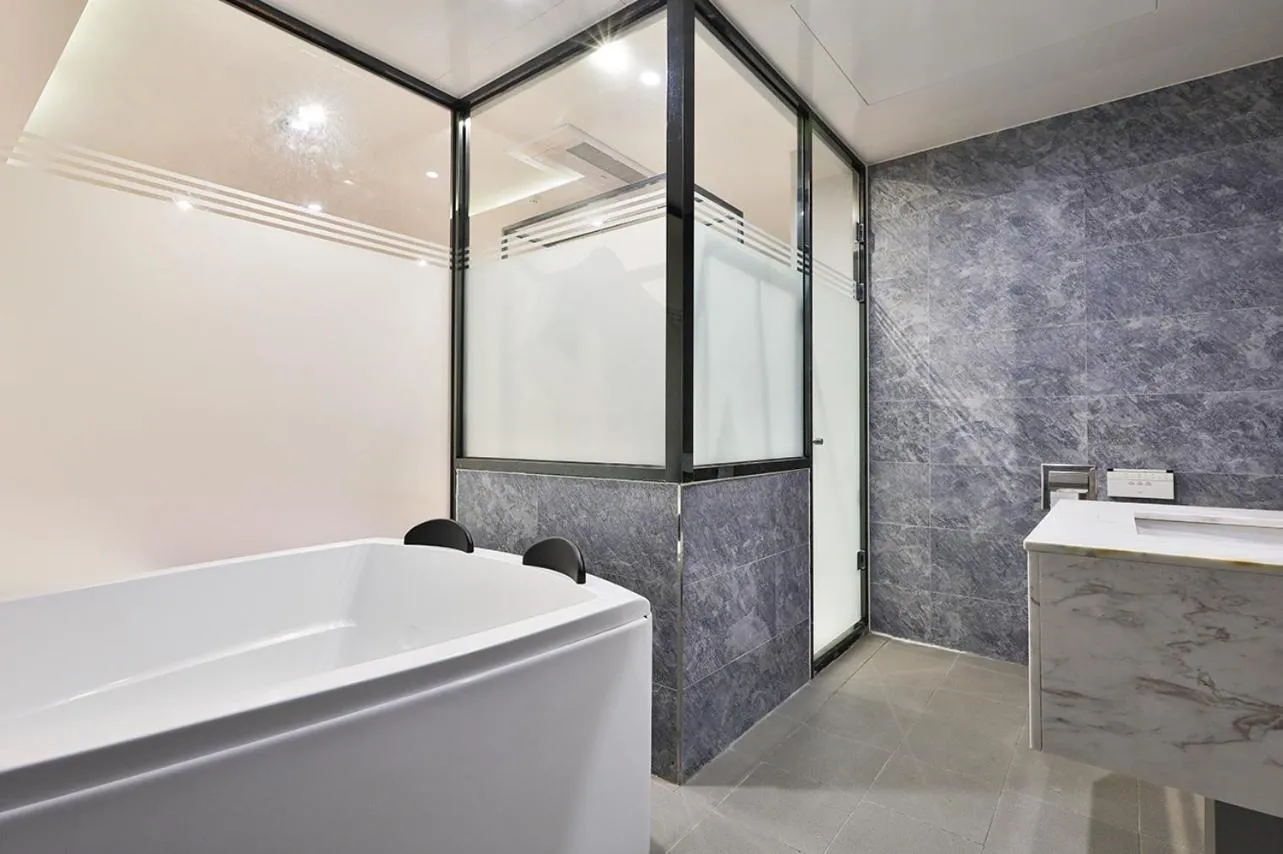 Brown Dot Hotel Jeonggwan