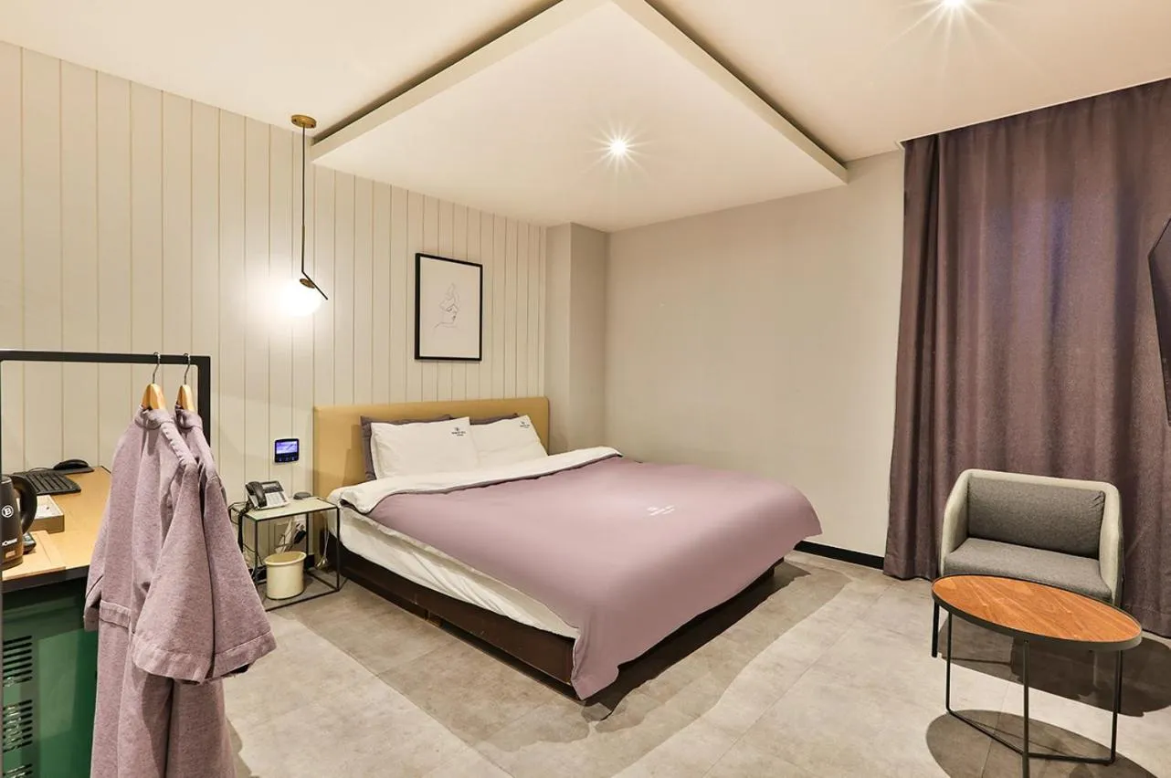 Bed in Brown Dot Hotel Jeonggwan