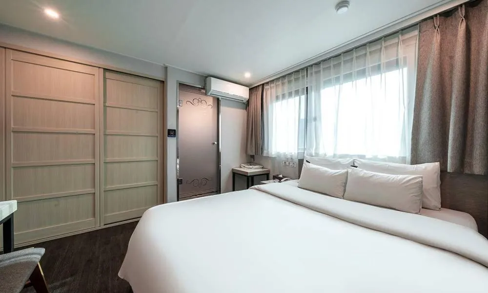 Bed in Anyang ILLOWA Hotel