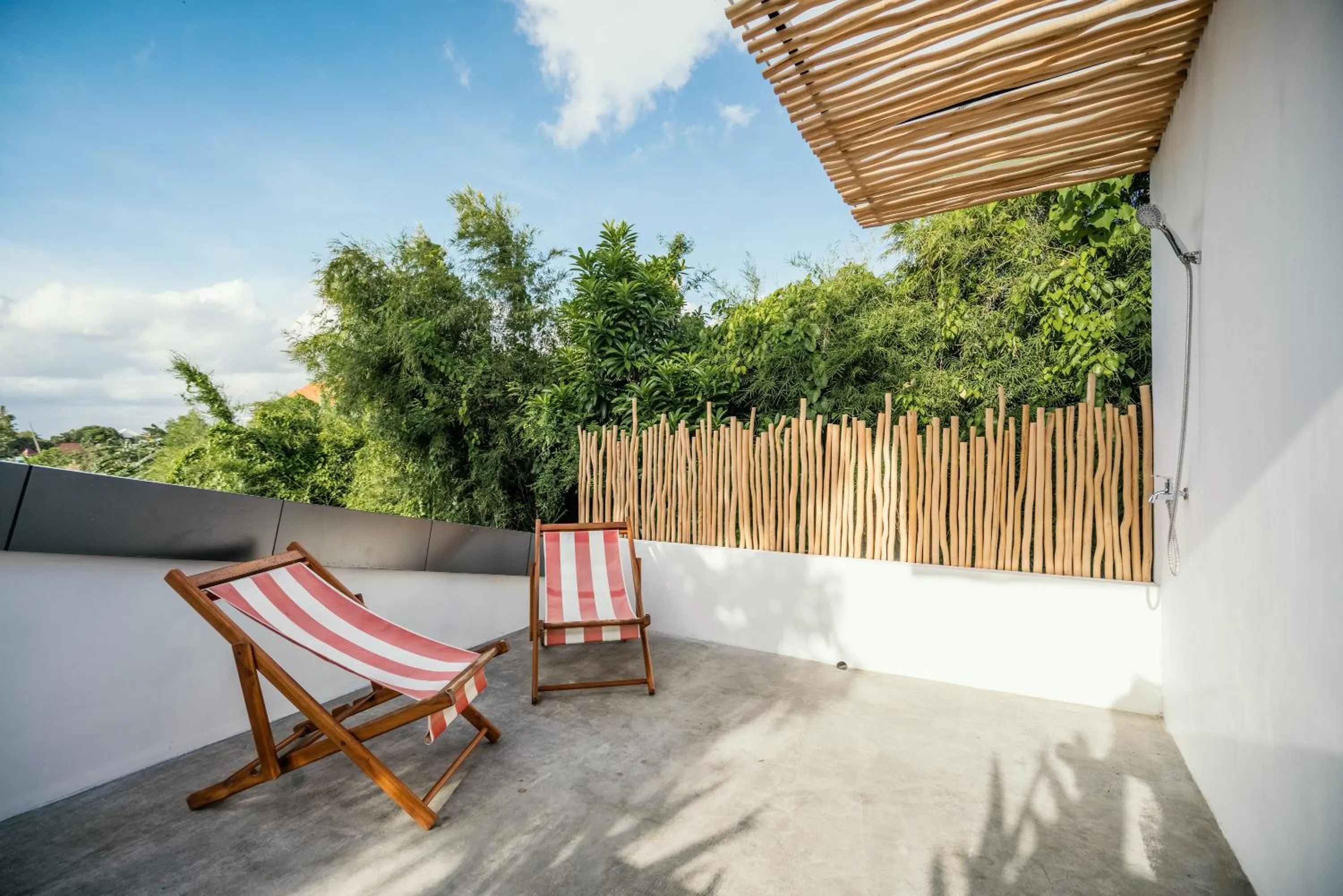 Balcony/Terrace in Batu Belig Living by CPM Bali