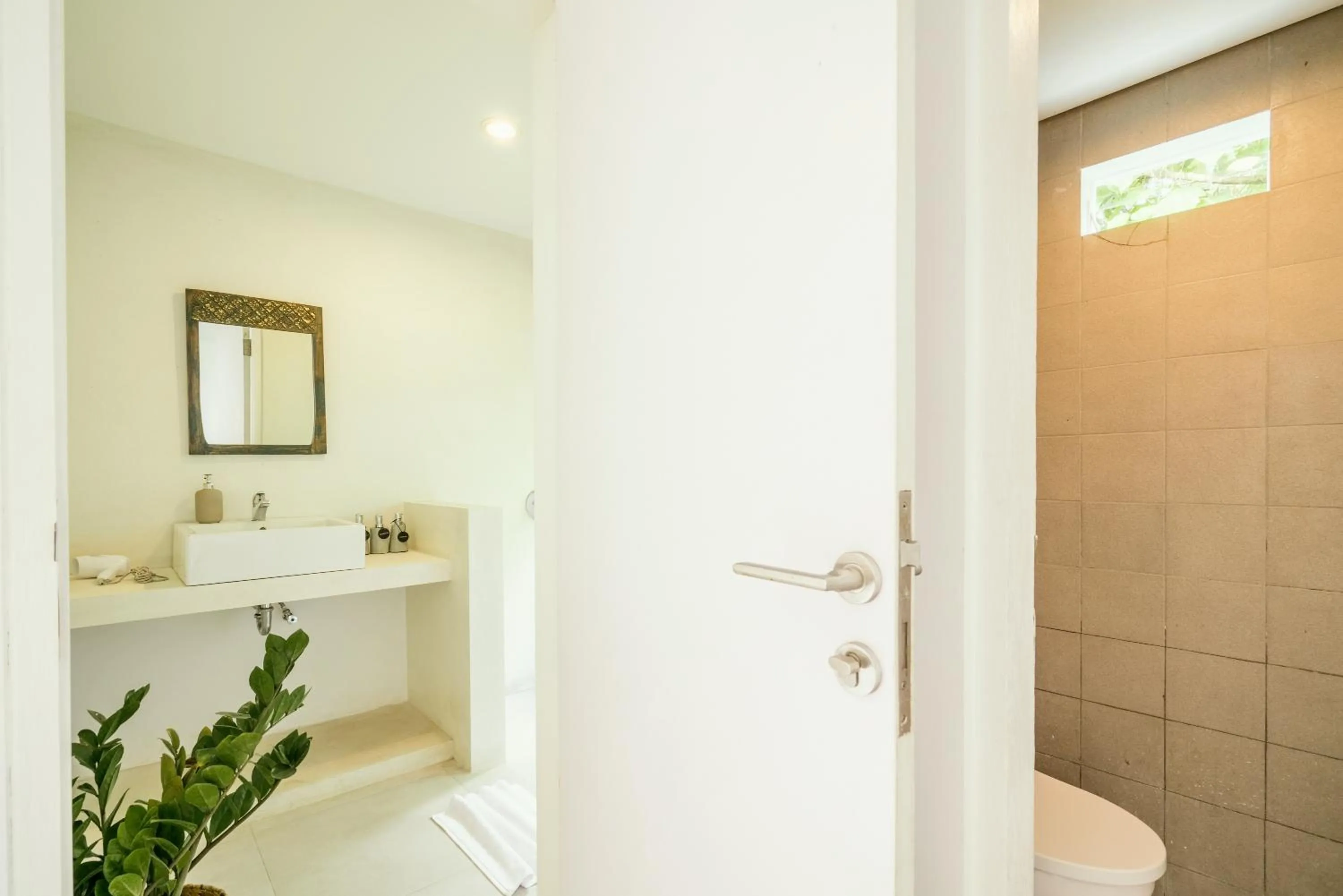 Toilet in Batu Belig Living by CPM Bali