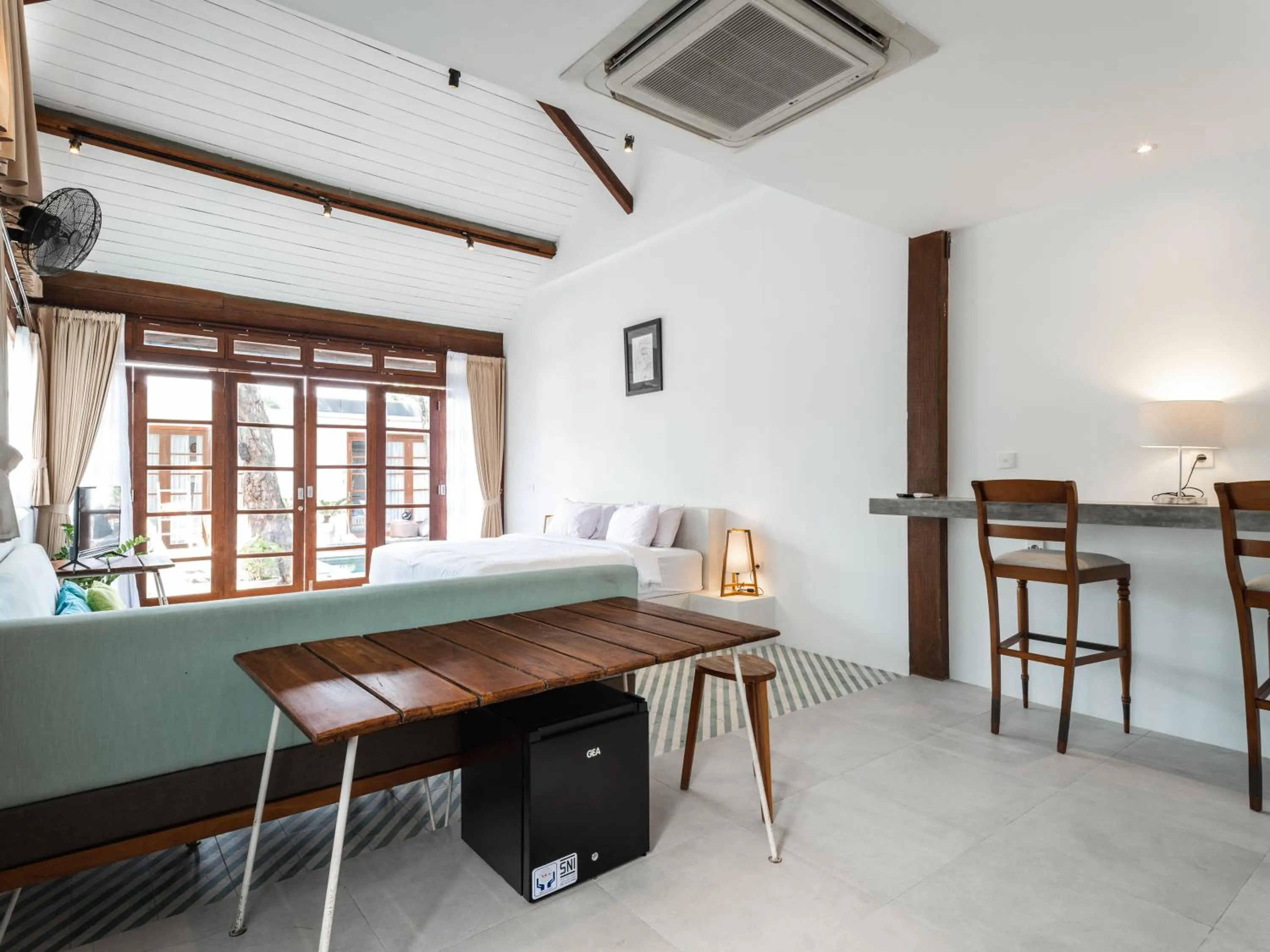 Living room in Batu Belig Living by CPM Bali