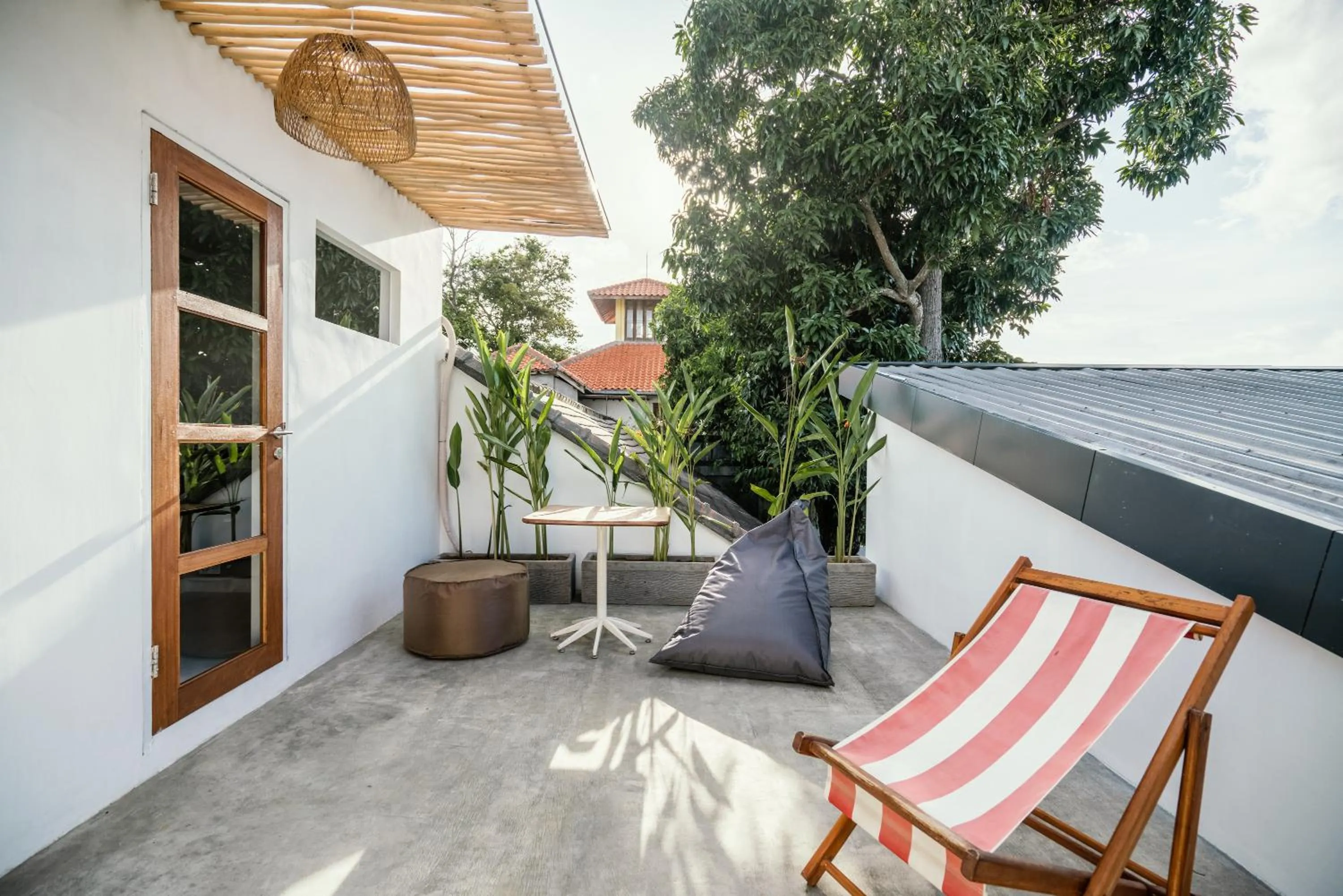Balcony/Terrace in Batu Belig Living by CPM Bali