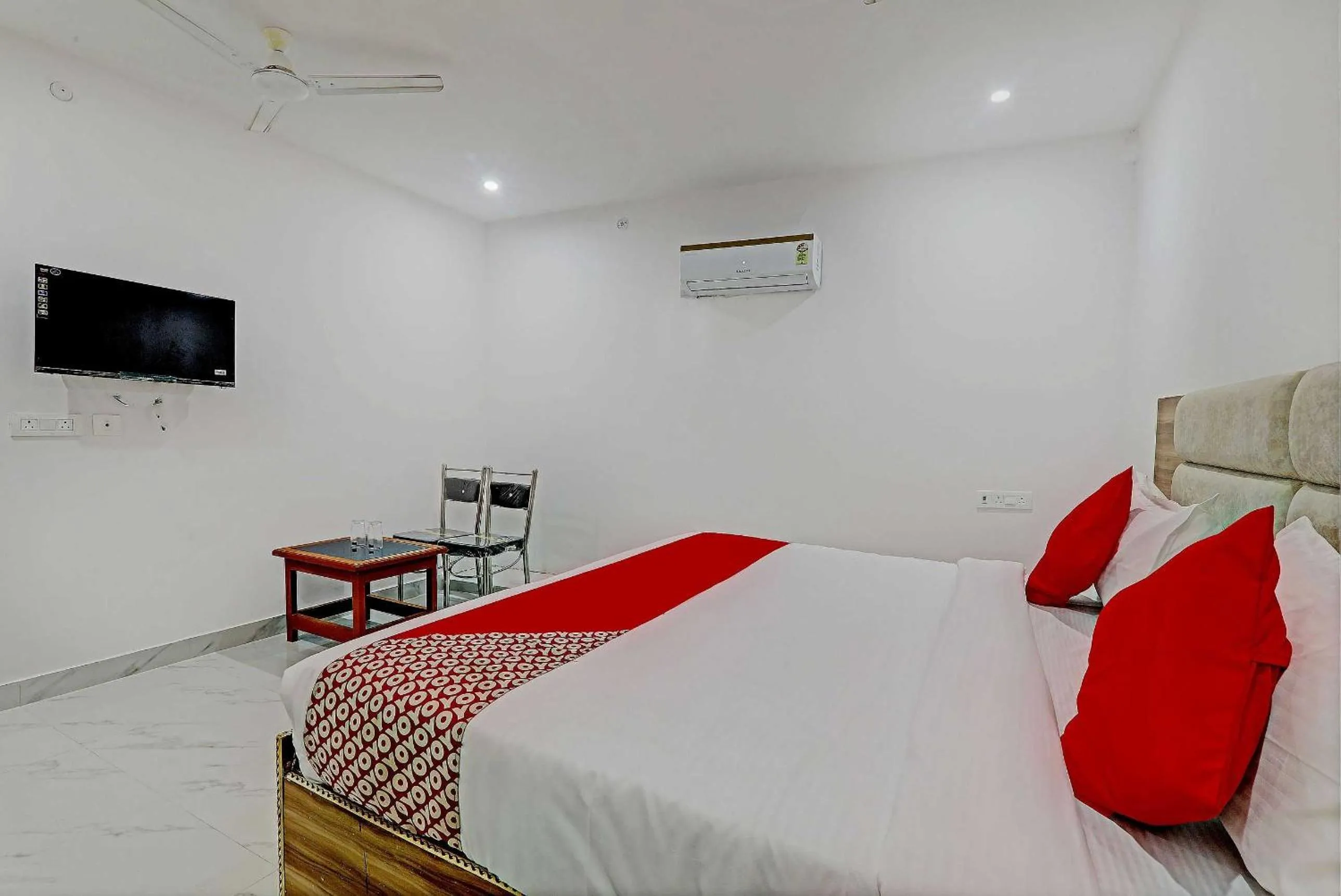 Bedroom, Bed in Hotel O Gabbar's