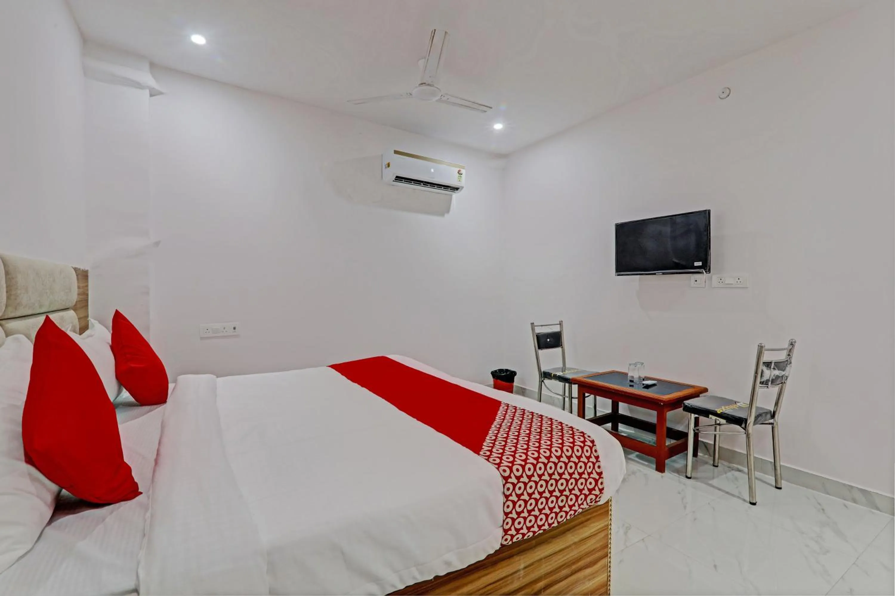 Bedroom, Bed in Hotel O Gabbar's