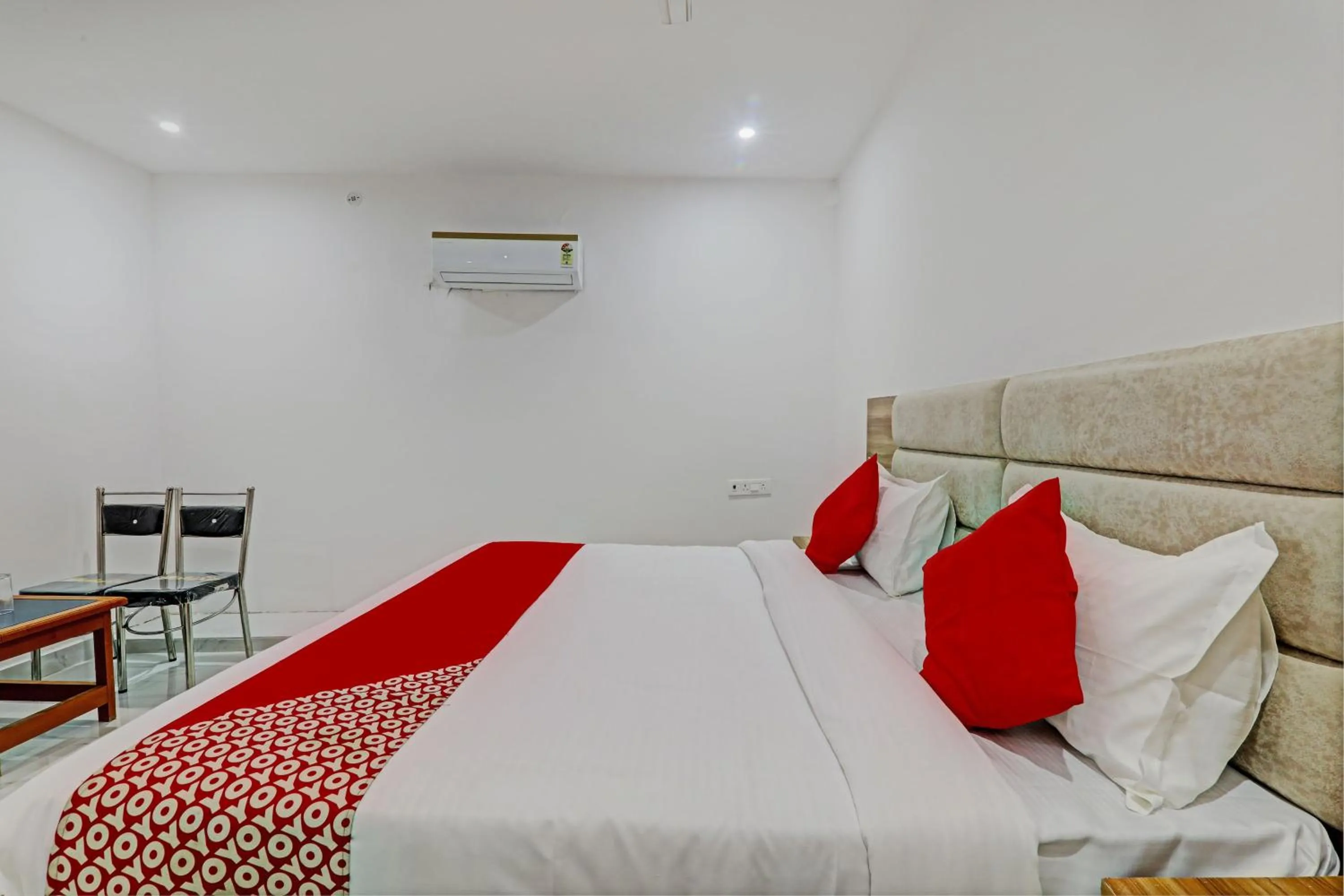 Bedroom in Super Hotel O Raghav & Banquet