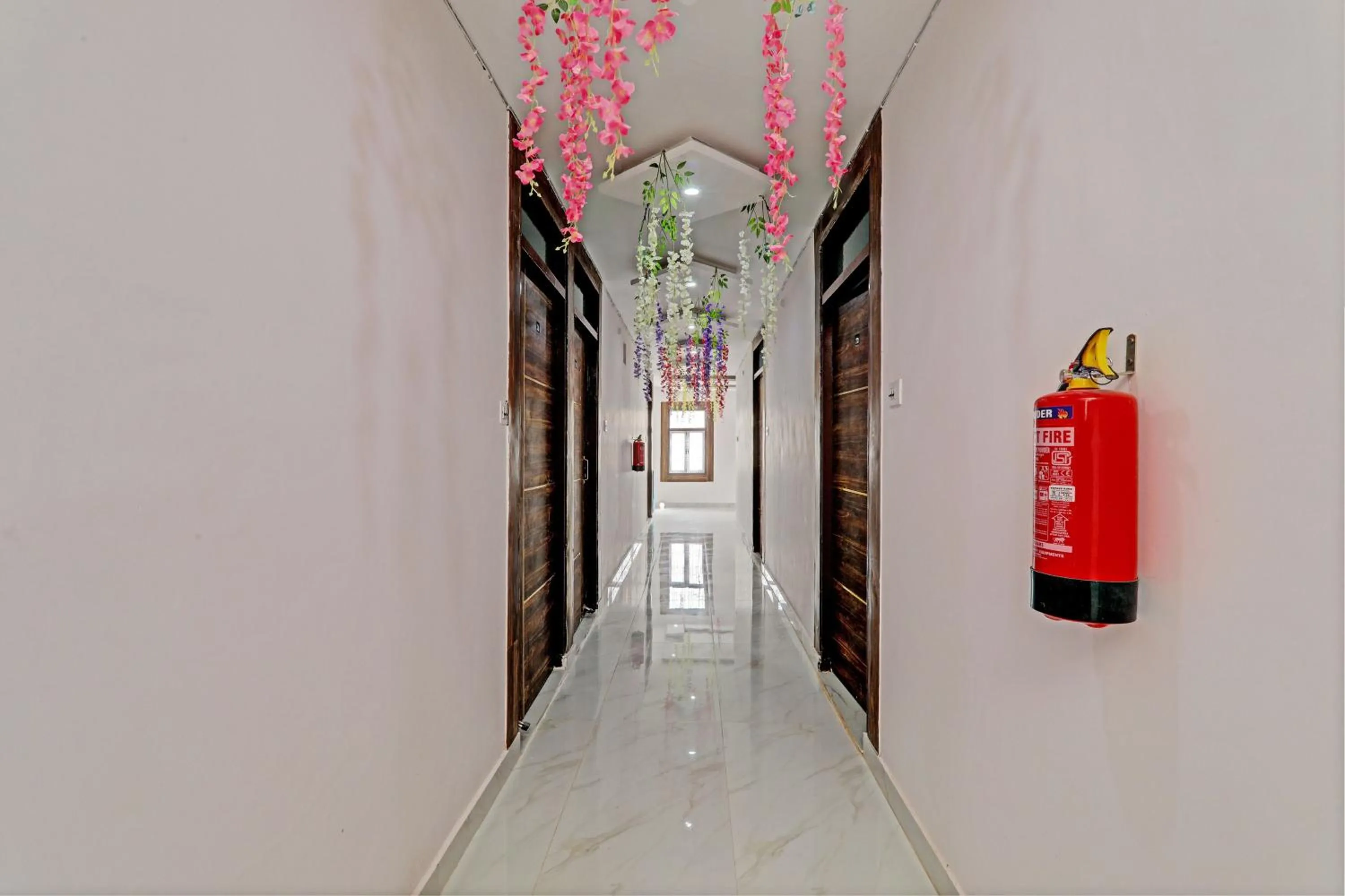 Lobby or reception in Super Hotel O Raghav & Banquet
