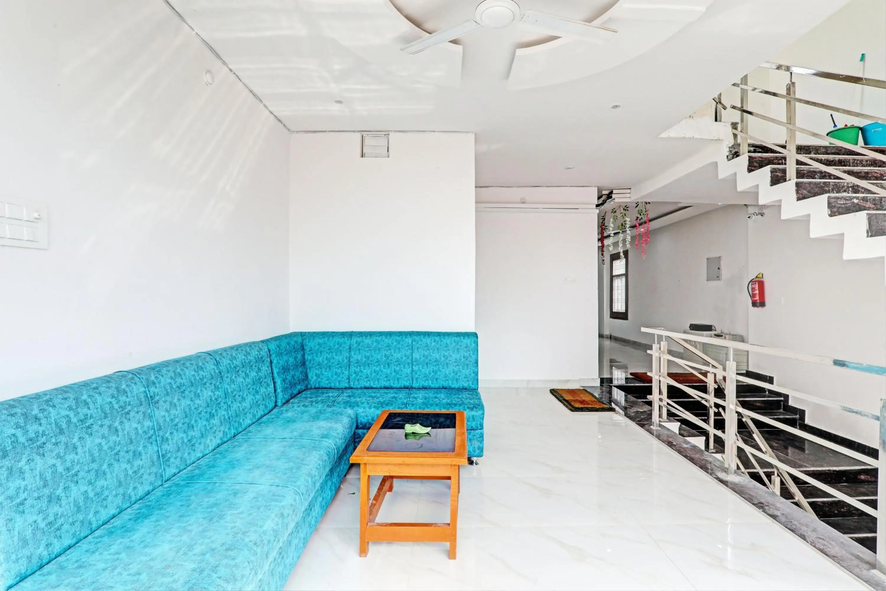 Lobby or reception in Super Hotel O Raghav & Banquet