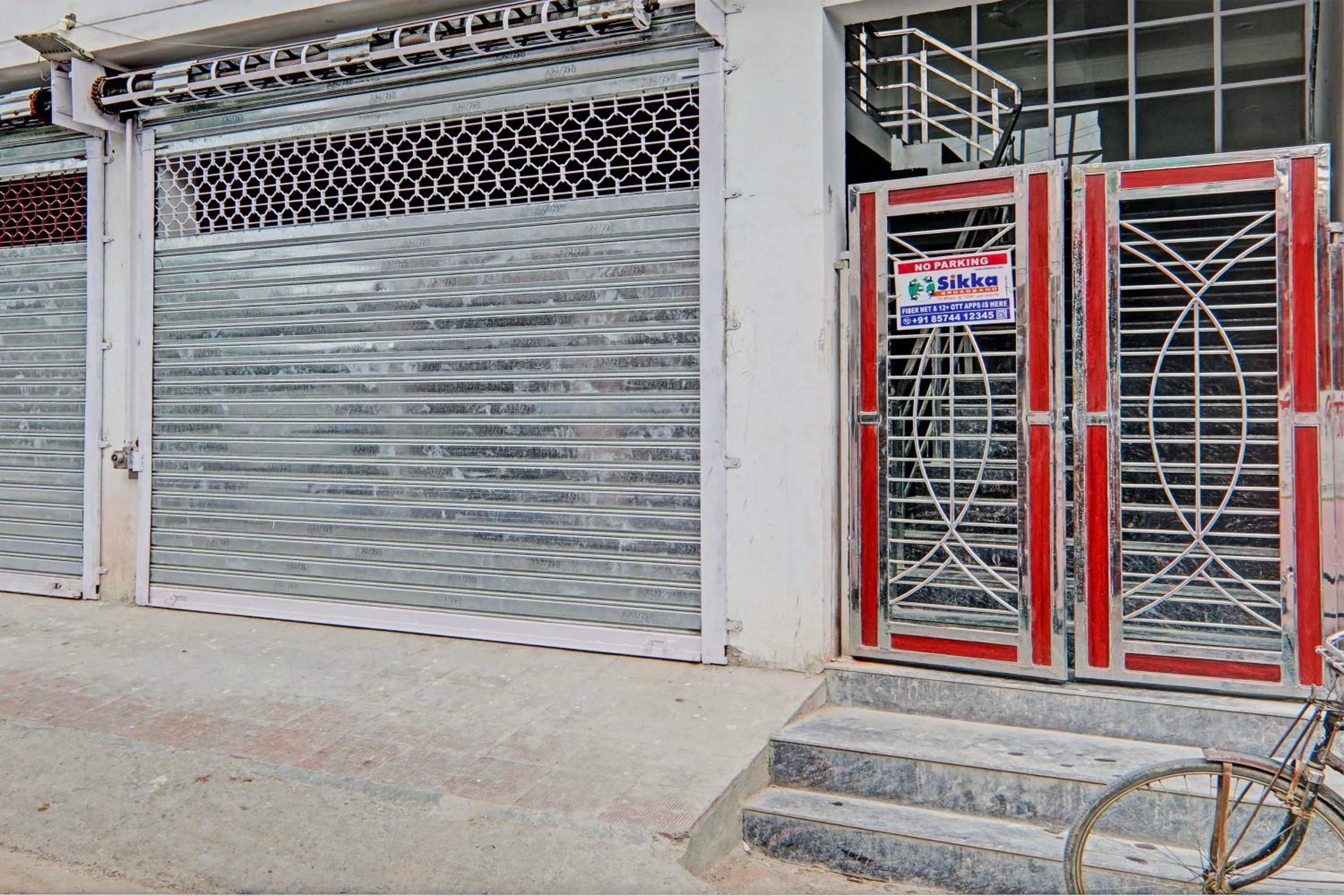 Facade/entrance in Hotel O Gabbar's