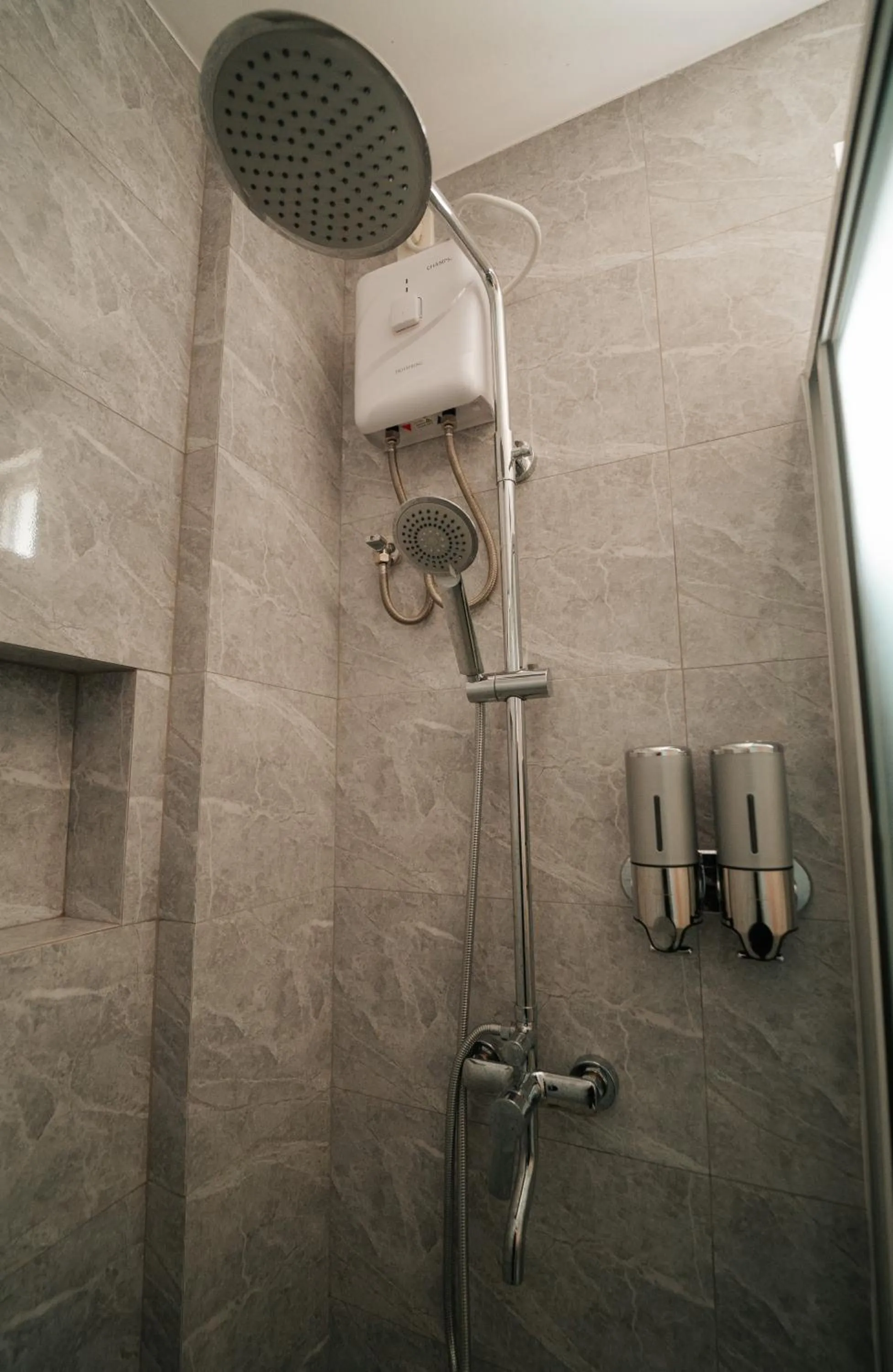 Shower in JJPHR Hotel San Antonio