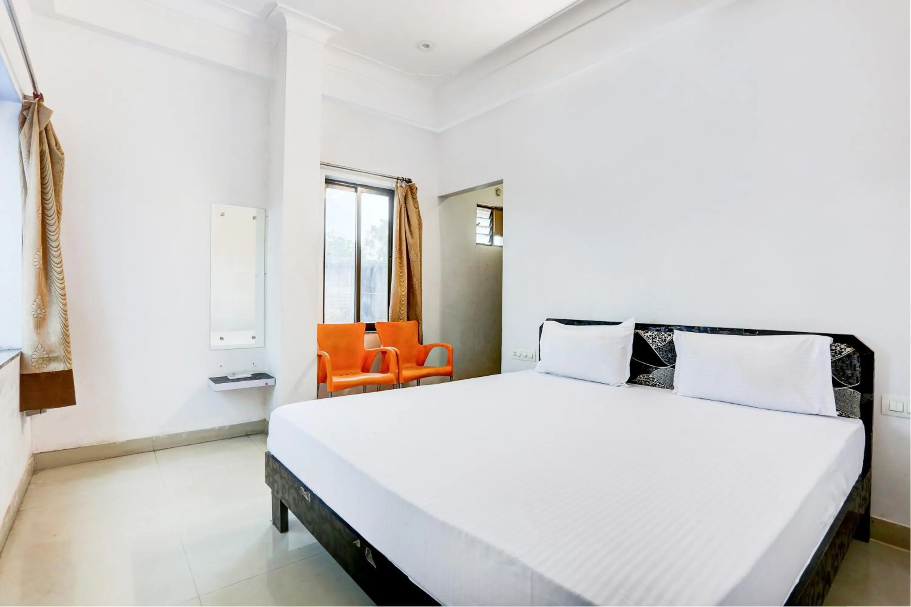 Bedroom, Bed in Super Hotel O Goverdhan Villa