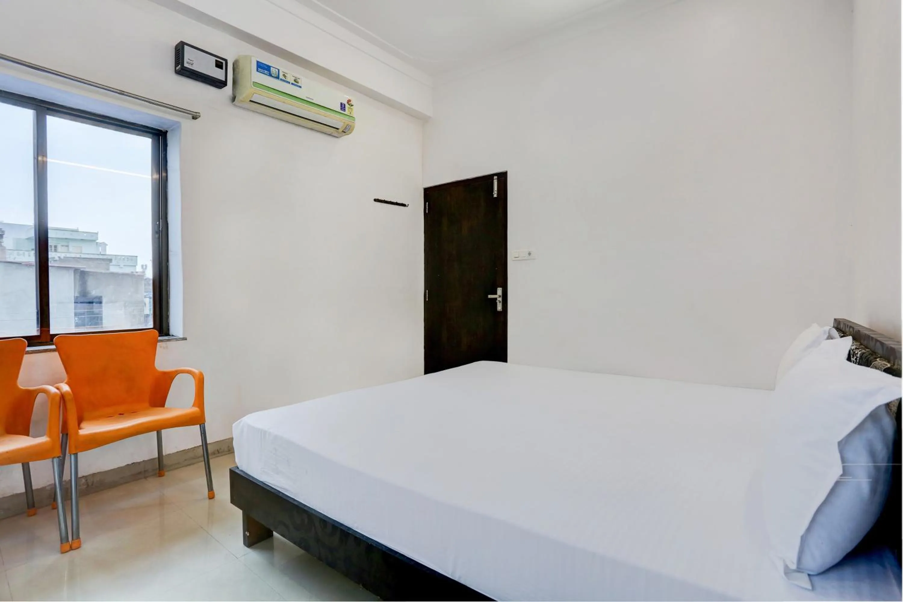 Bedroom in Super Hotel O Goverdhan Villa