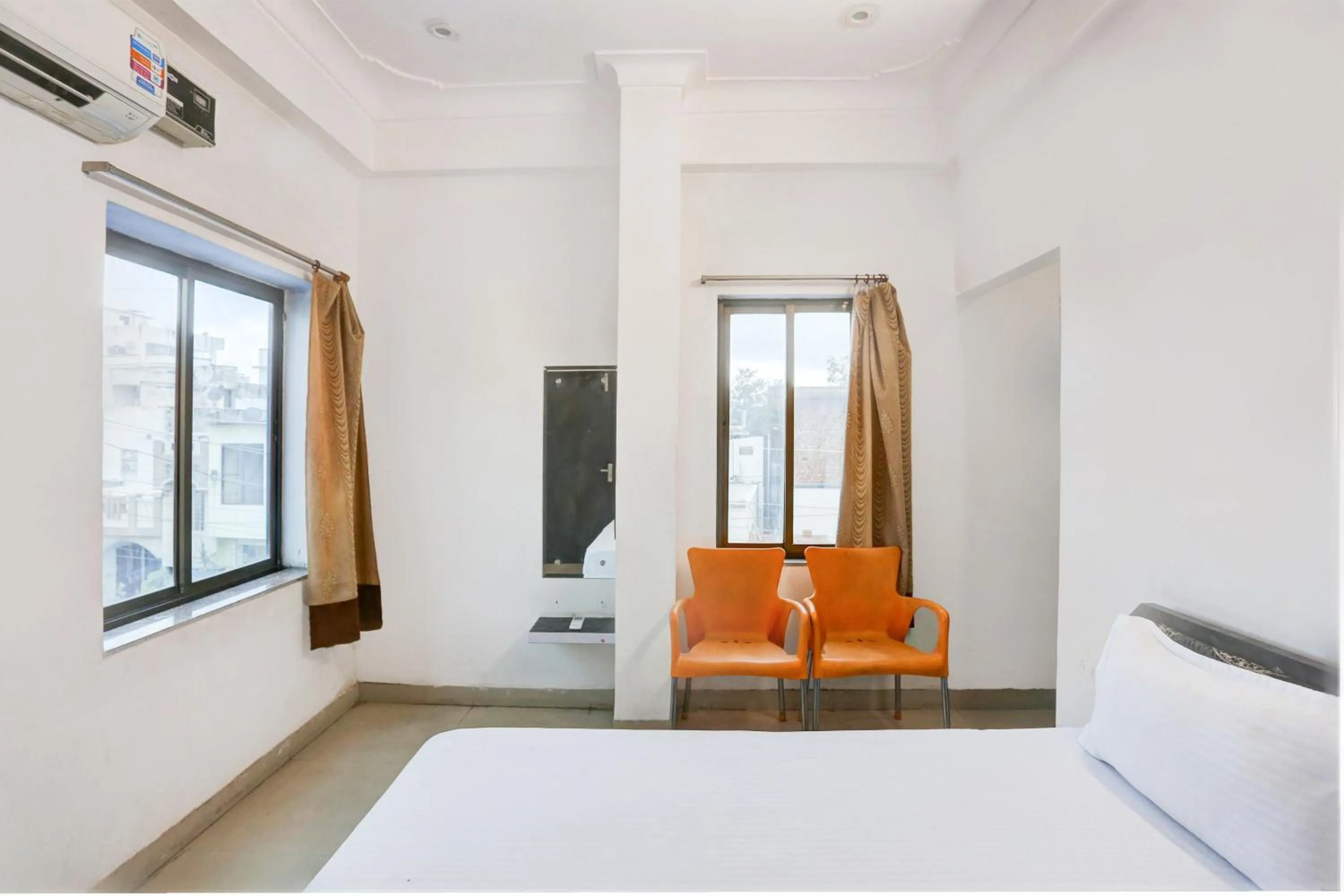 Bedroom in Super Hotel O Goverdhan Villa