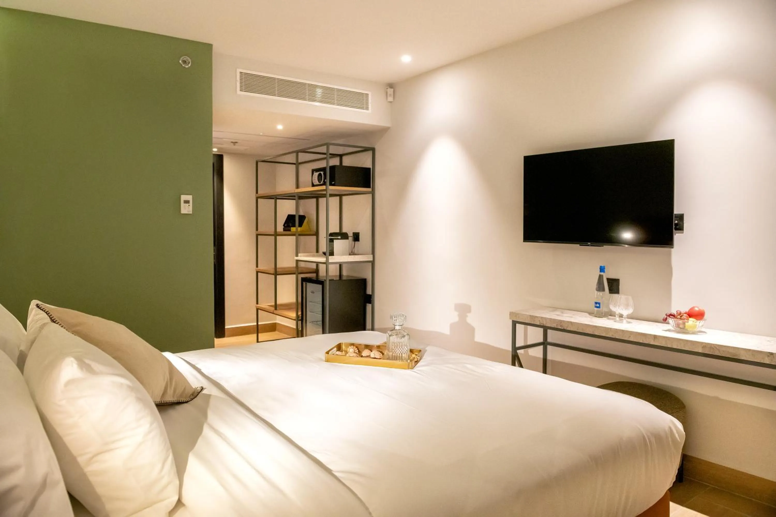 Photo of the whole room, Bed in Hotel Shoshana - Adults Only