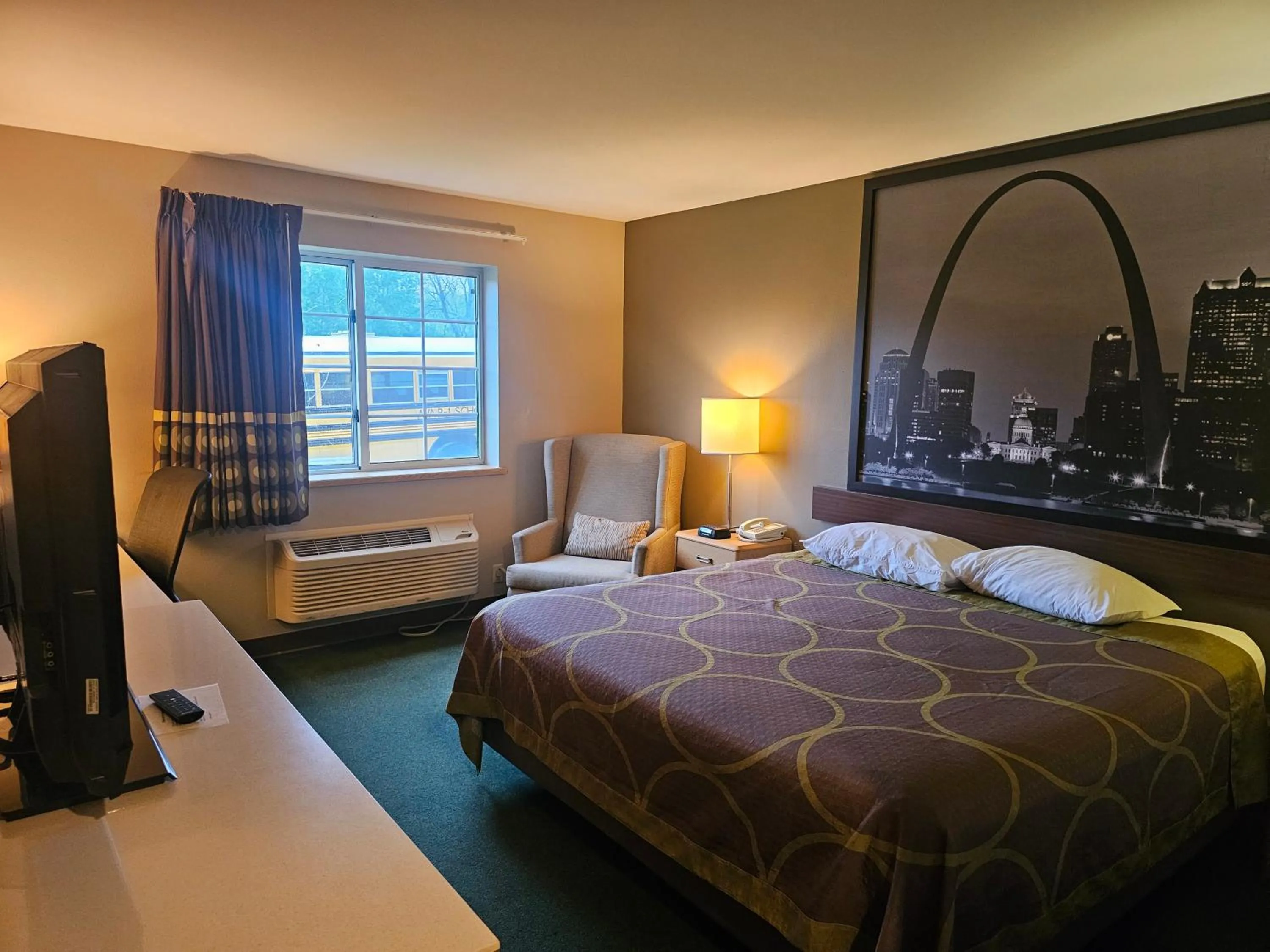 Bed in Super 8 by Wyndham Ava