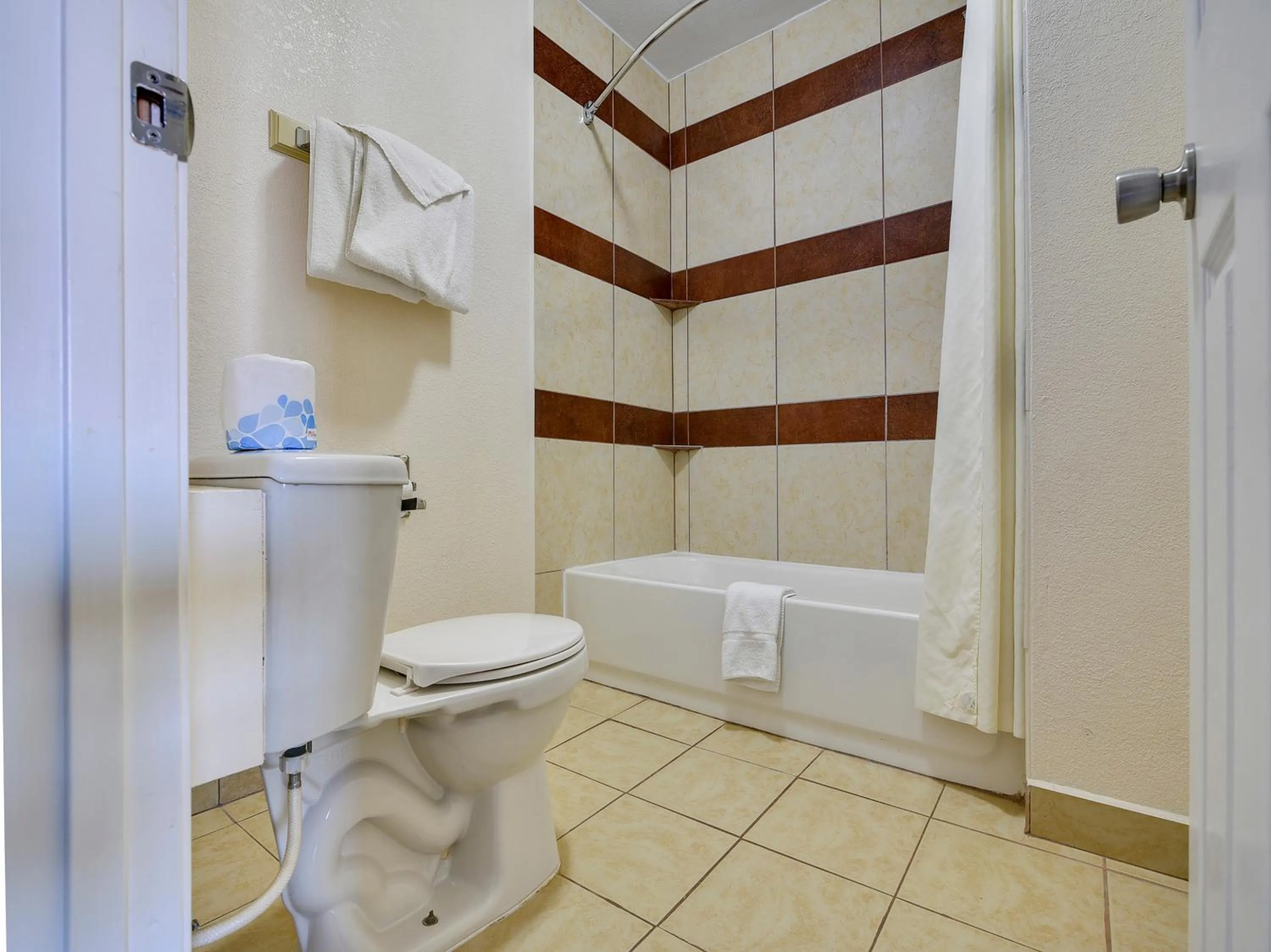 Bathroom in Route 66 Inn