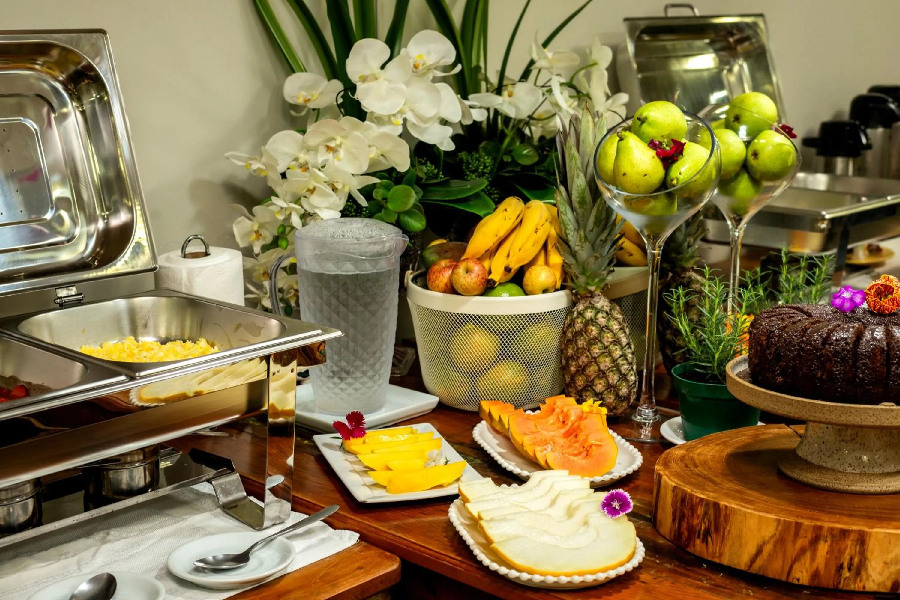 Buffet breakfast in Pousada Paraíso Tropical