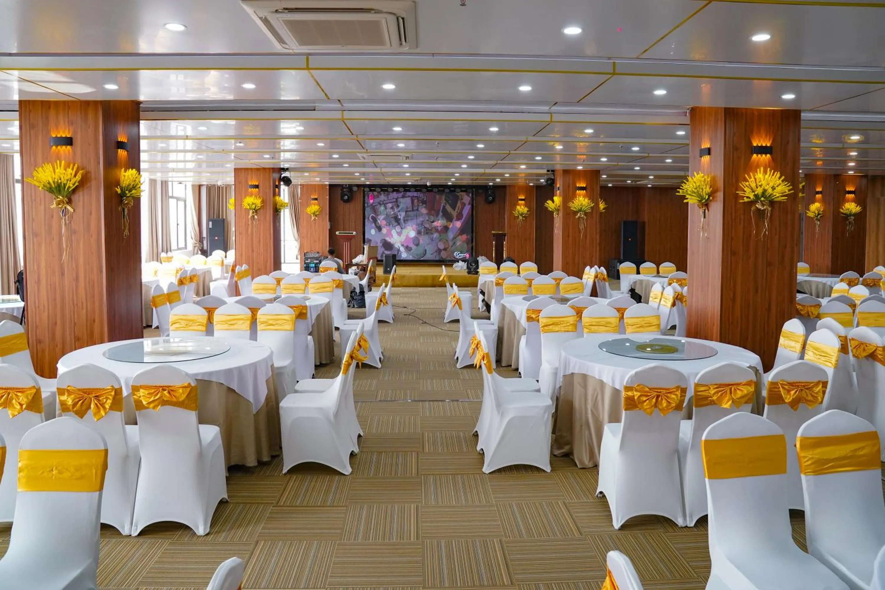 Restaurant/places to eat in Bình An Nhiên hotel