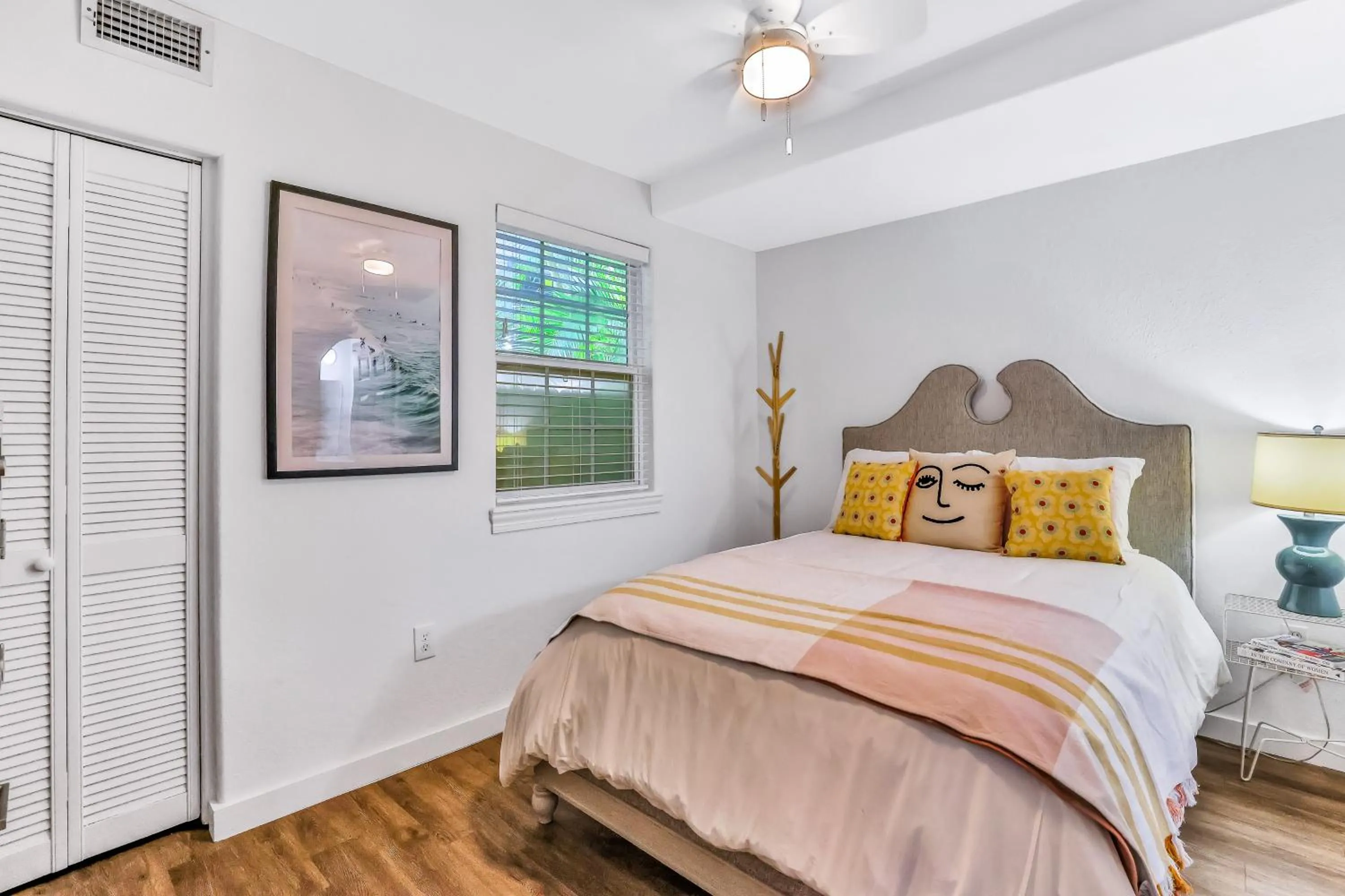 Bed in Sunrise Garden Resort