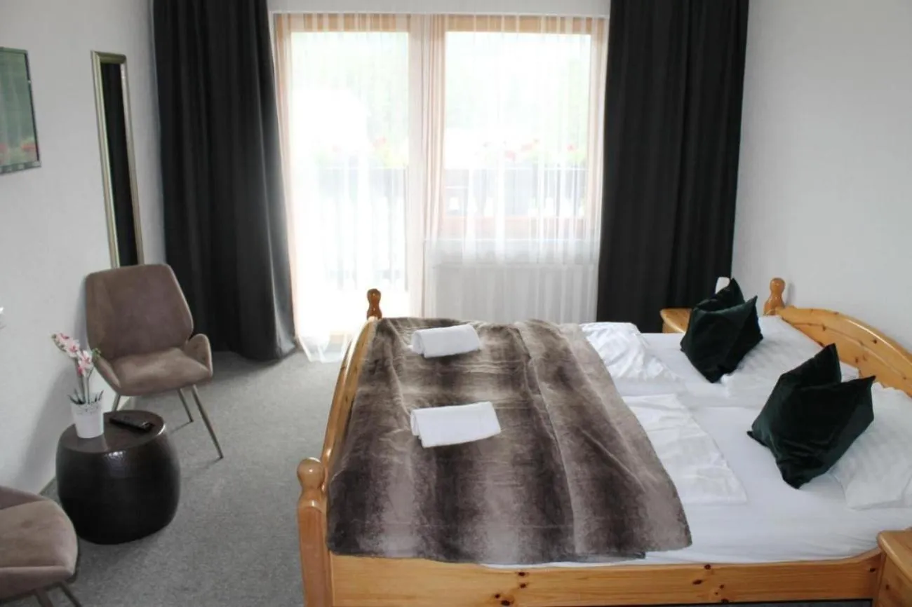 Photo of the whole room, Bed in Draxlerhaus